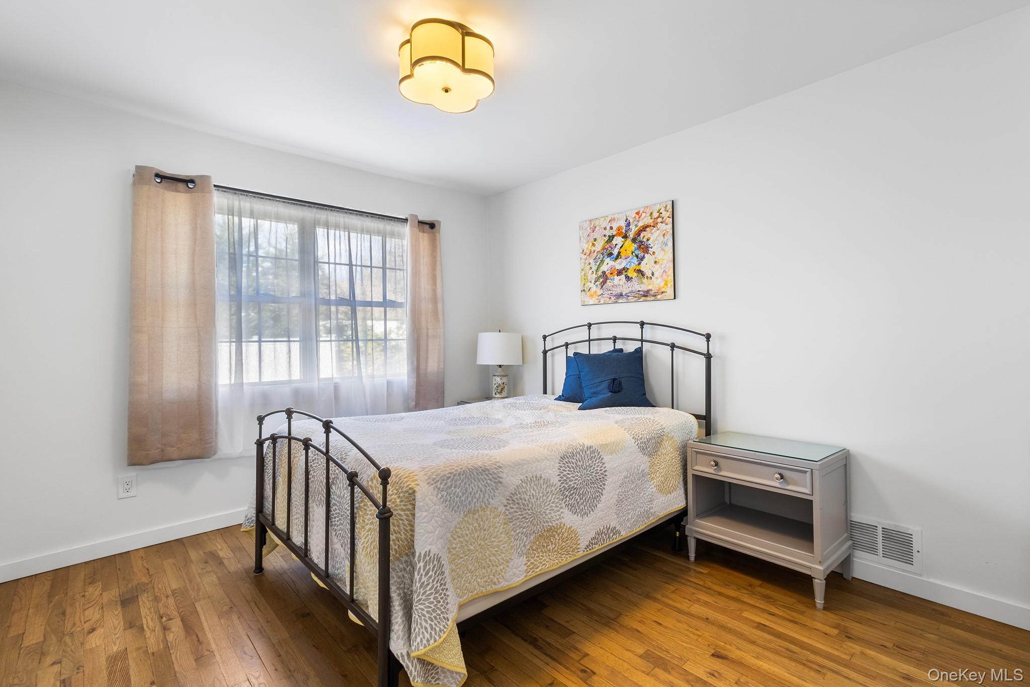 #12 photo, 403 15th Street, West Babylon , NY 11704