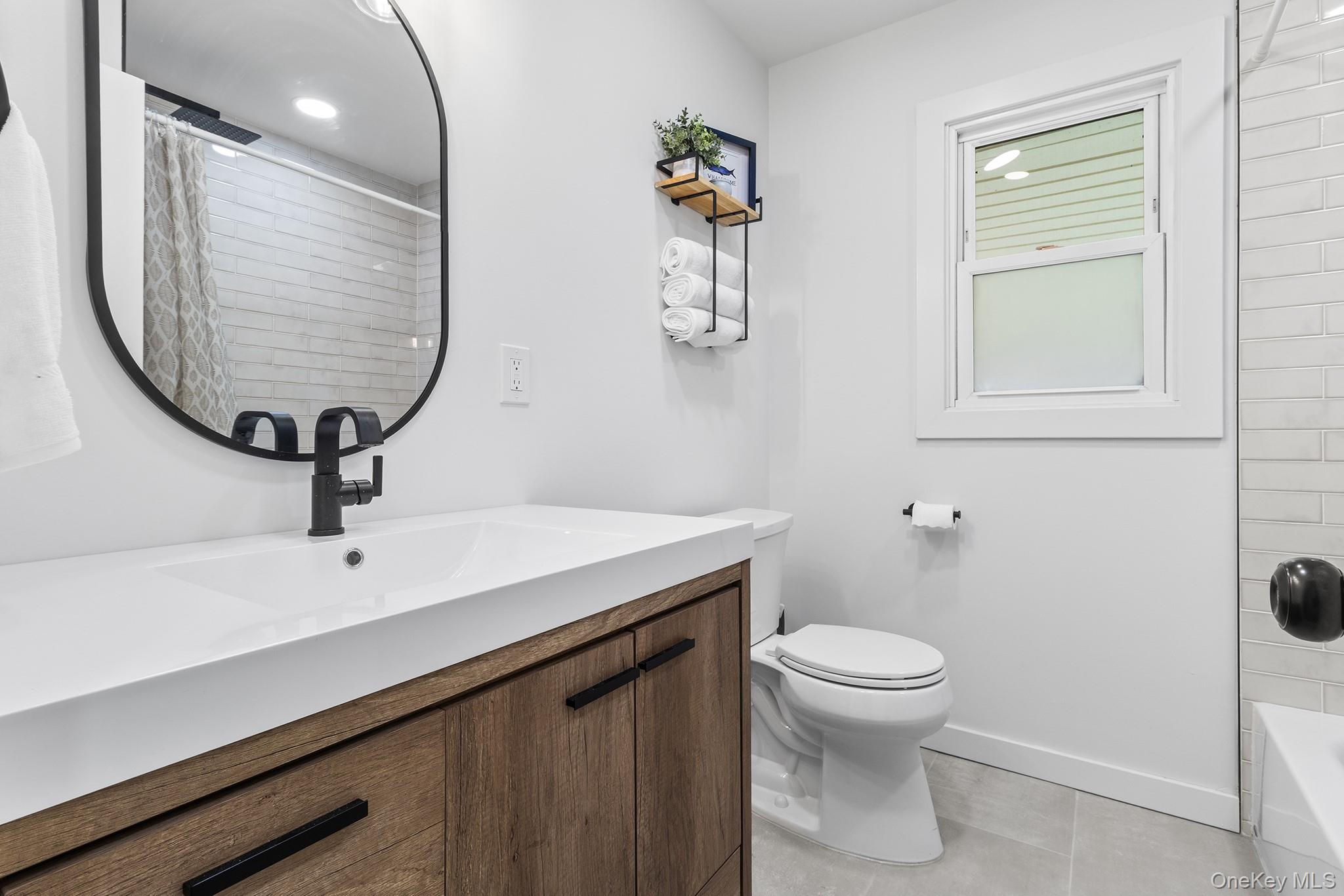 #15 photo, 403 15th Street, West Babylon , NY 11704