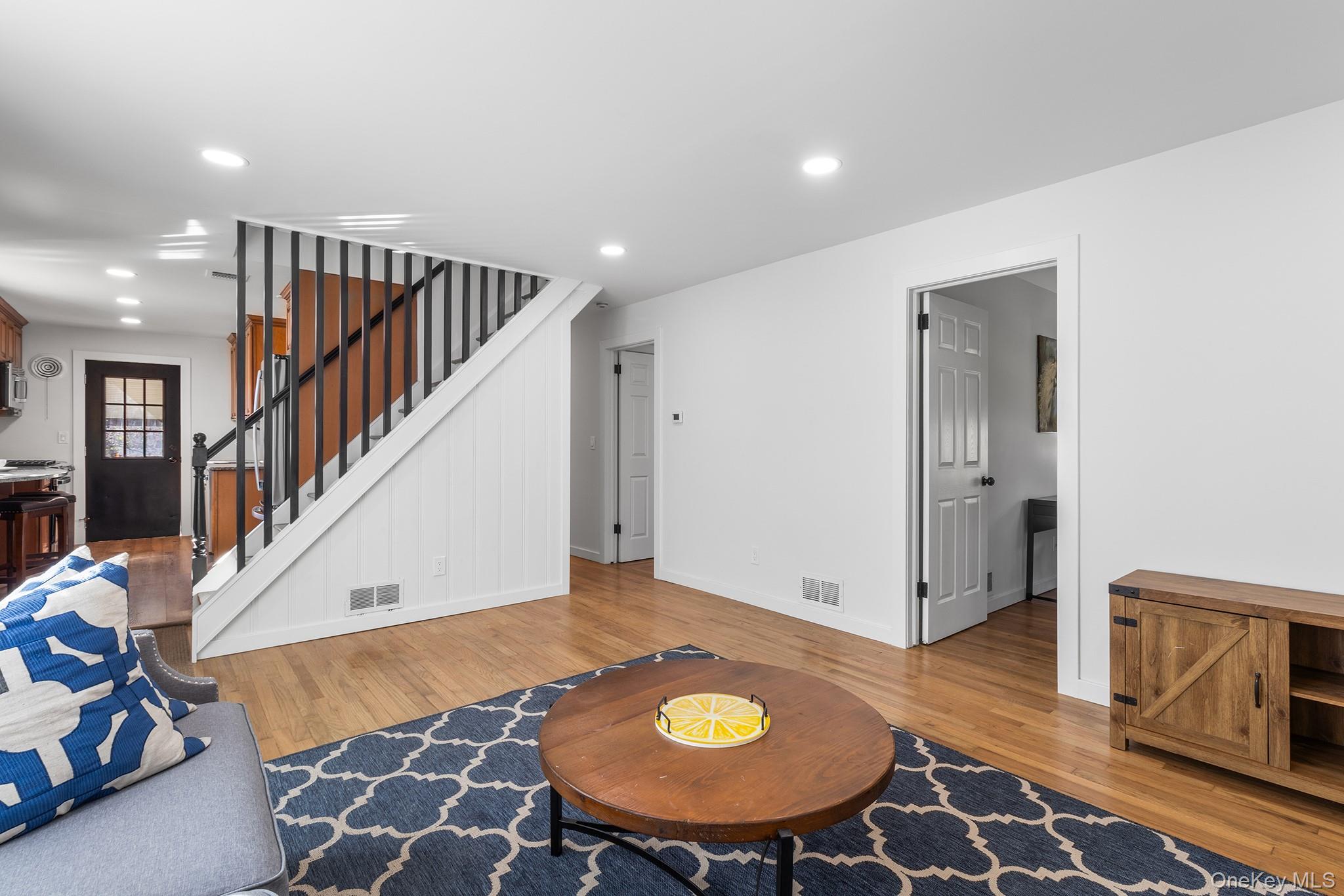 #7 photo, 403 15th Street, West Babylon , NY 11704