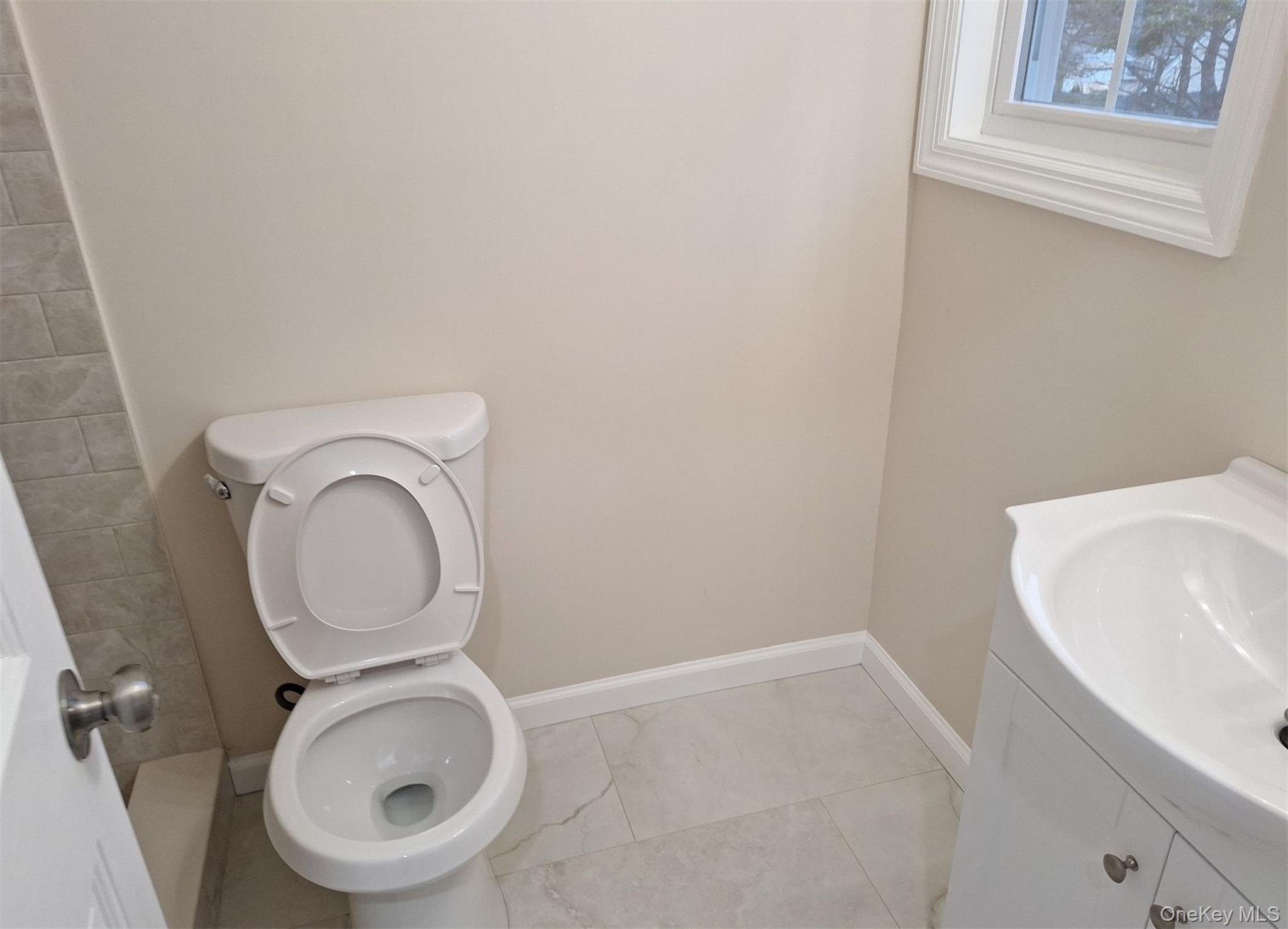 #8 photo, 815 Franklin Avenue, 長島 Valley Stream , NY 11010