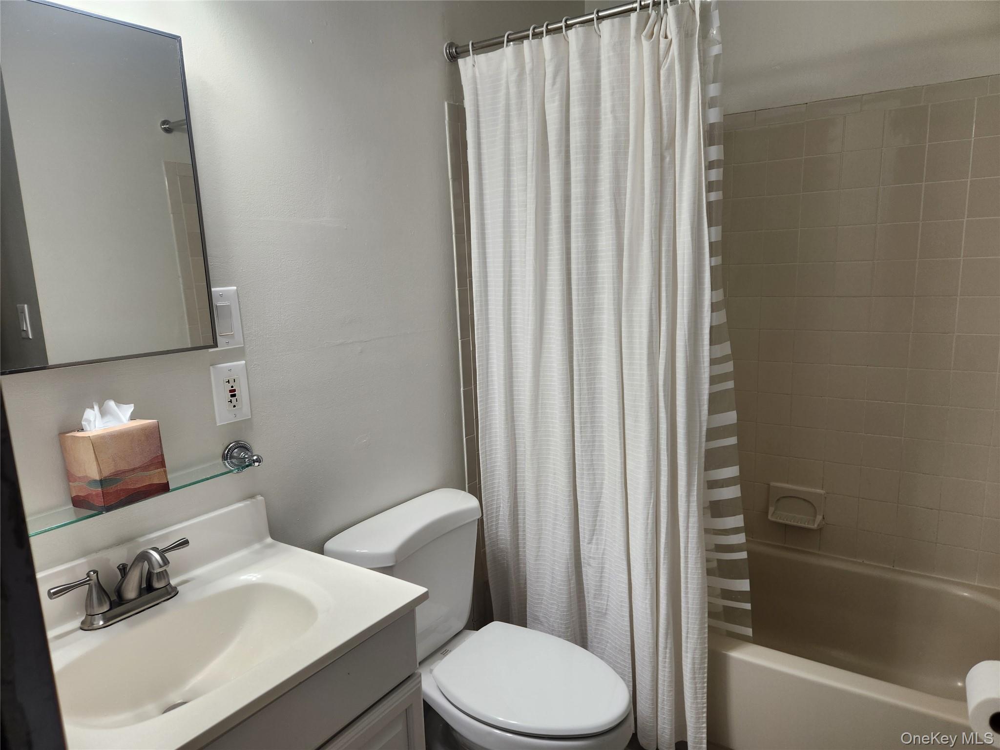 #15 photo, 334 Artist Lake Drive, Middle Island , NY 11953