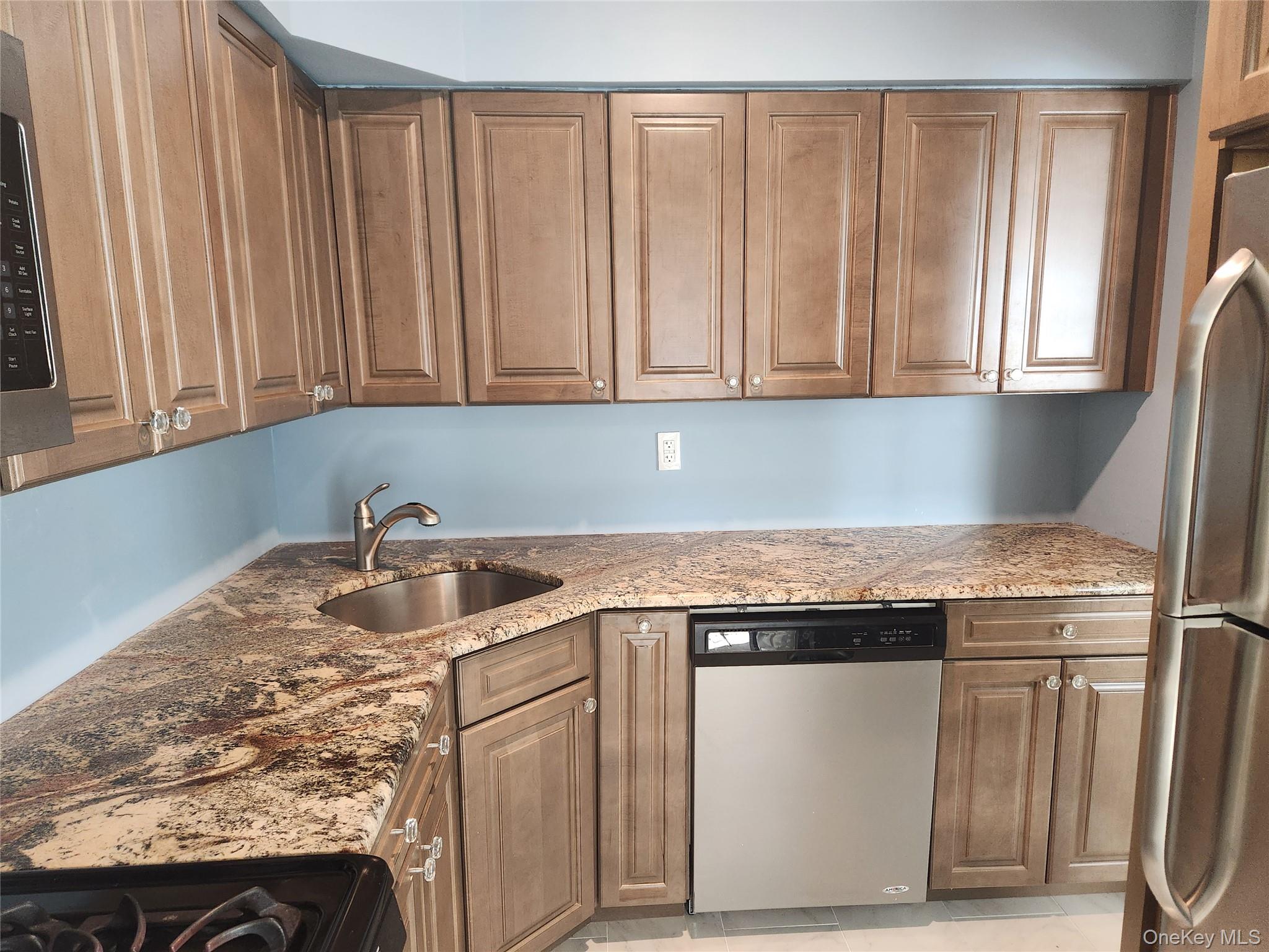 #4 photo, 334 Artist Lake Drive, Middle Island , NY 11953