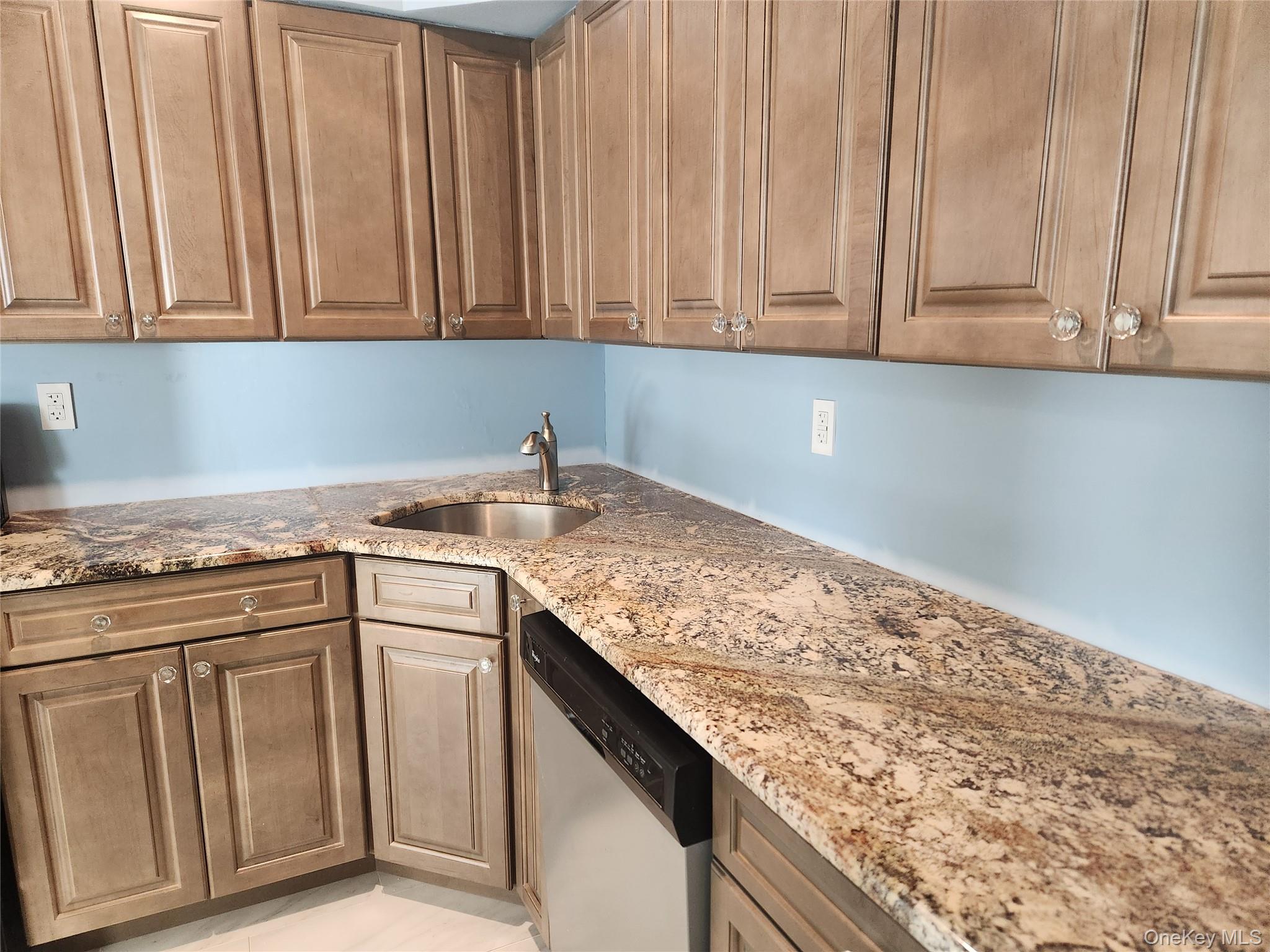 #5 photo, 334 Artist Lake Drive, Middle Island , NY 11953