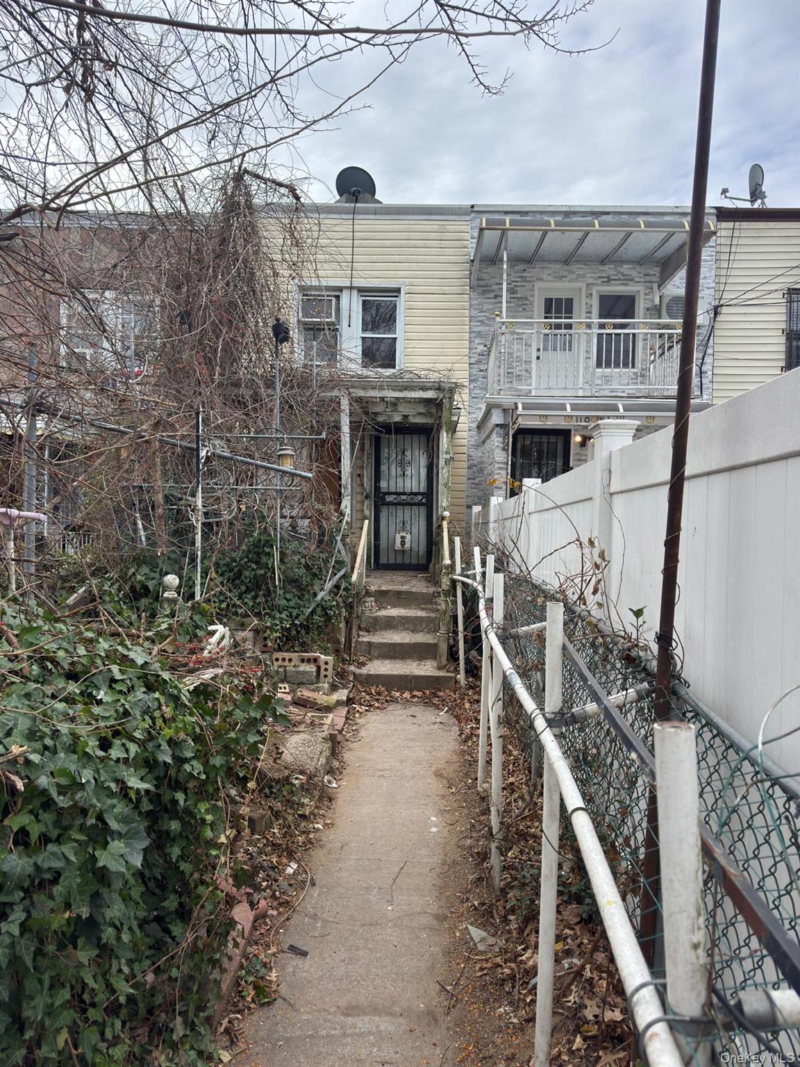 #7 photo, 11842 155th Street, קווינס Baisley Park , NY 11434