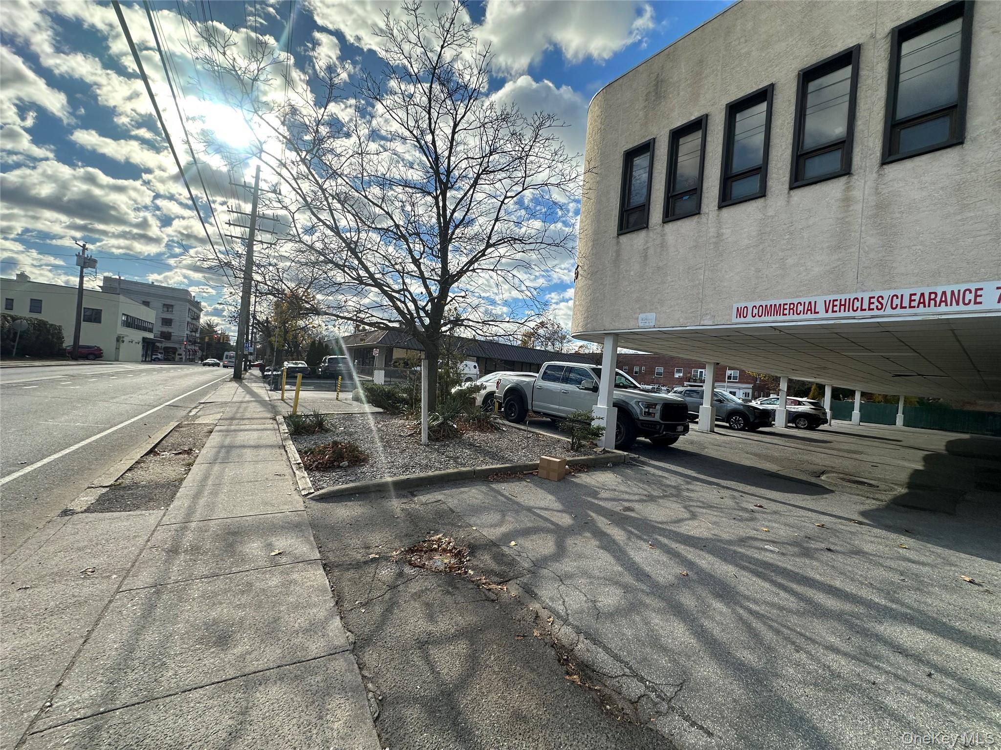 #3 photo, 135 Rockaway Turnpike, מחוז נסאו Lawrence , NY 11559