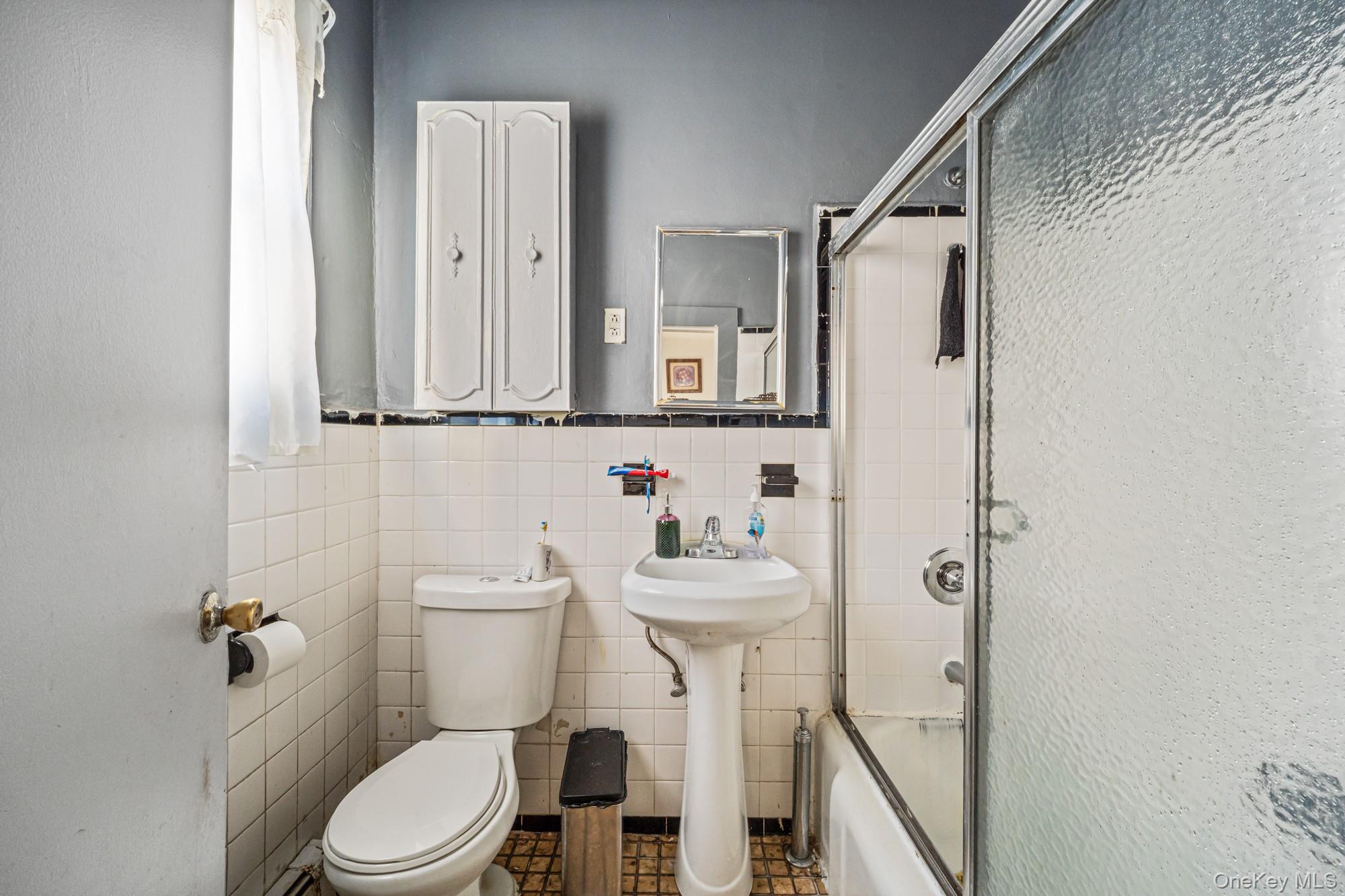 #13 photo, 31-60 12th Street, Astoria , NY 11106