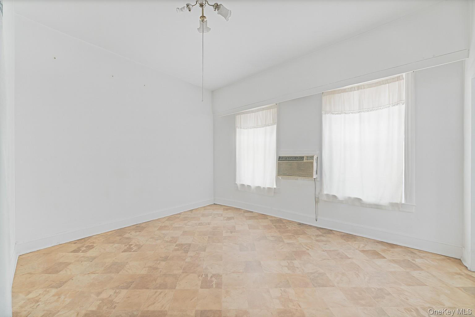 #17 photo, 31-60 12th Street, Astoria , NY 11106