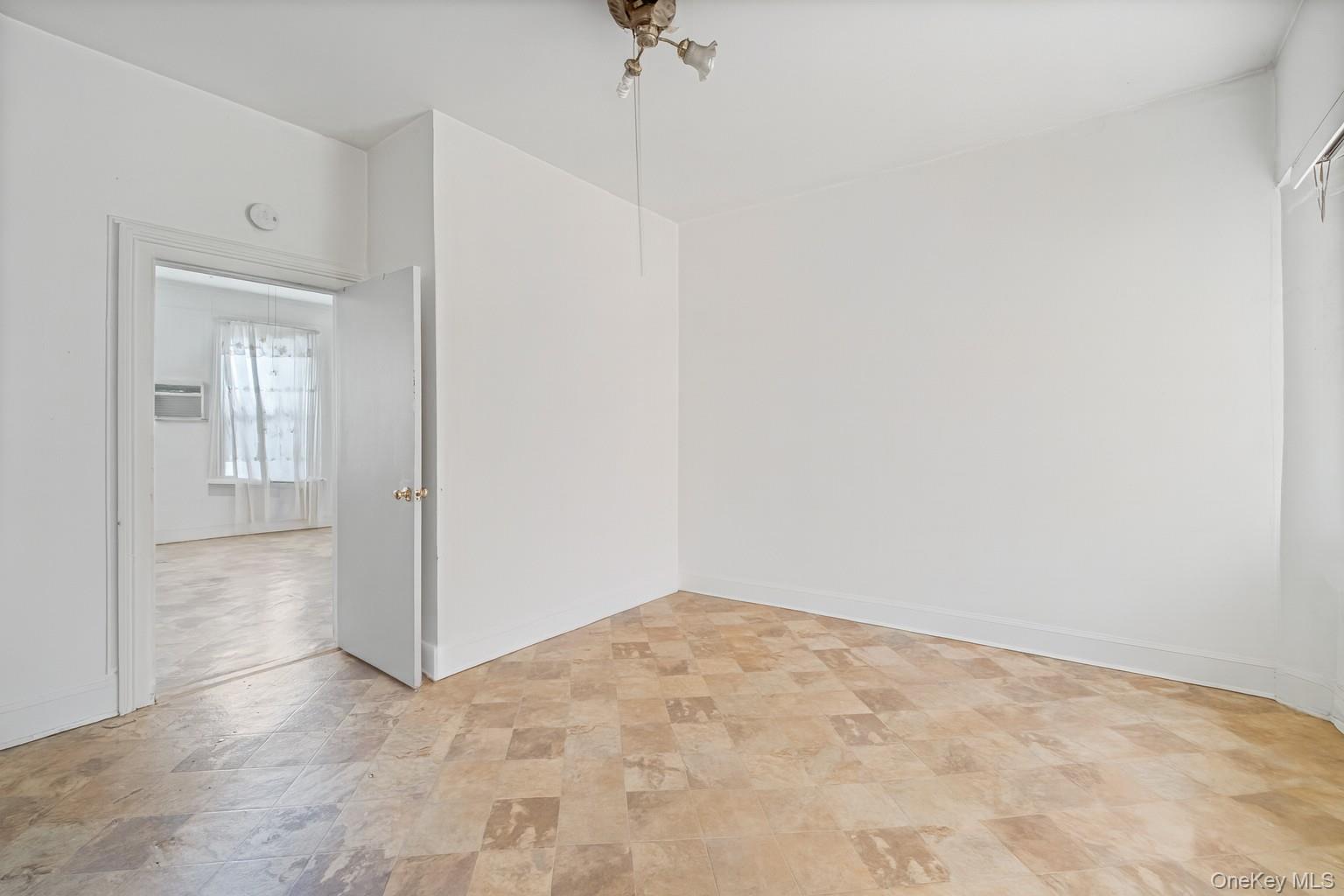 #18 photo, 31-60 12th Street, Astoria , NY 11106