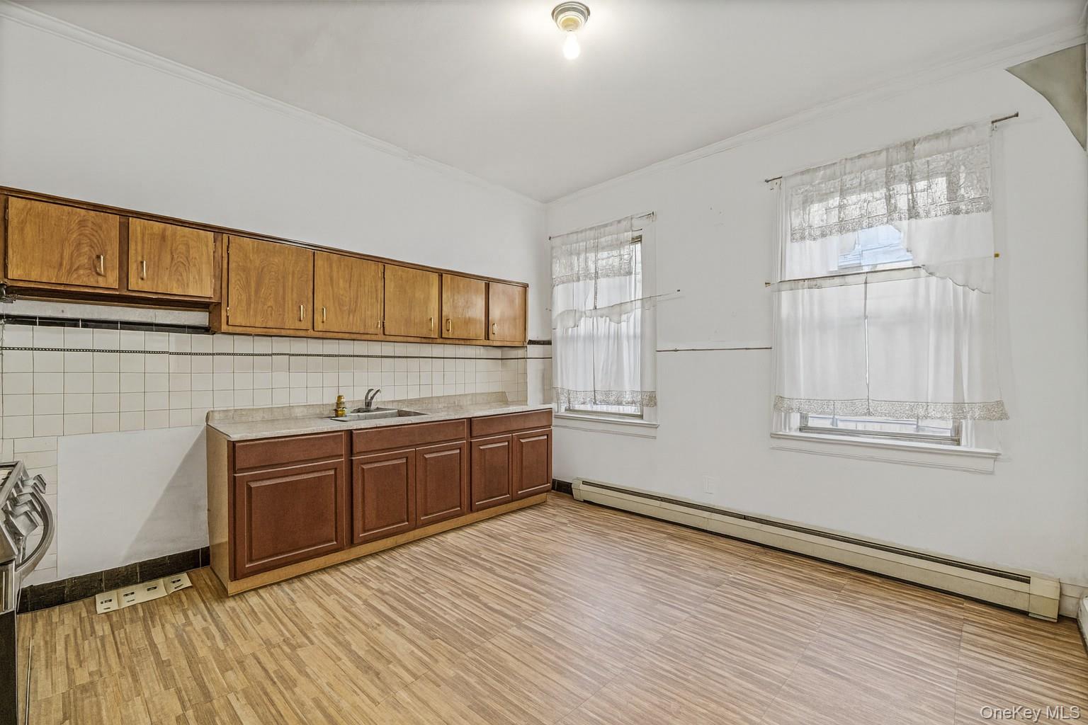 #7 photo, 31-60 12th Street, Astoria , NY 11106