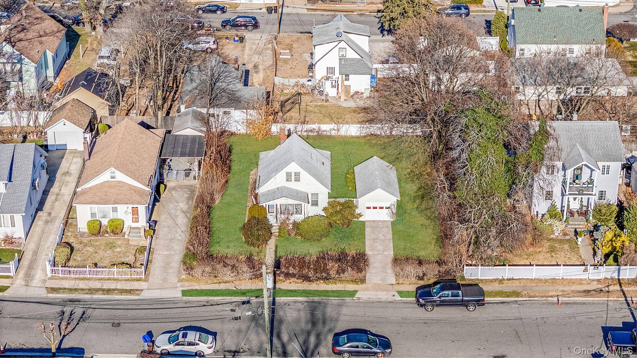 #2 photo, 633 Hill Street, Uniondale , NY 11553