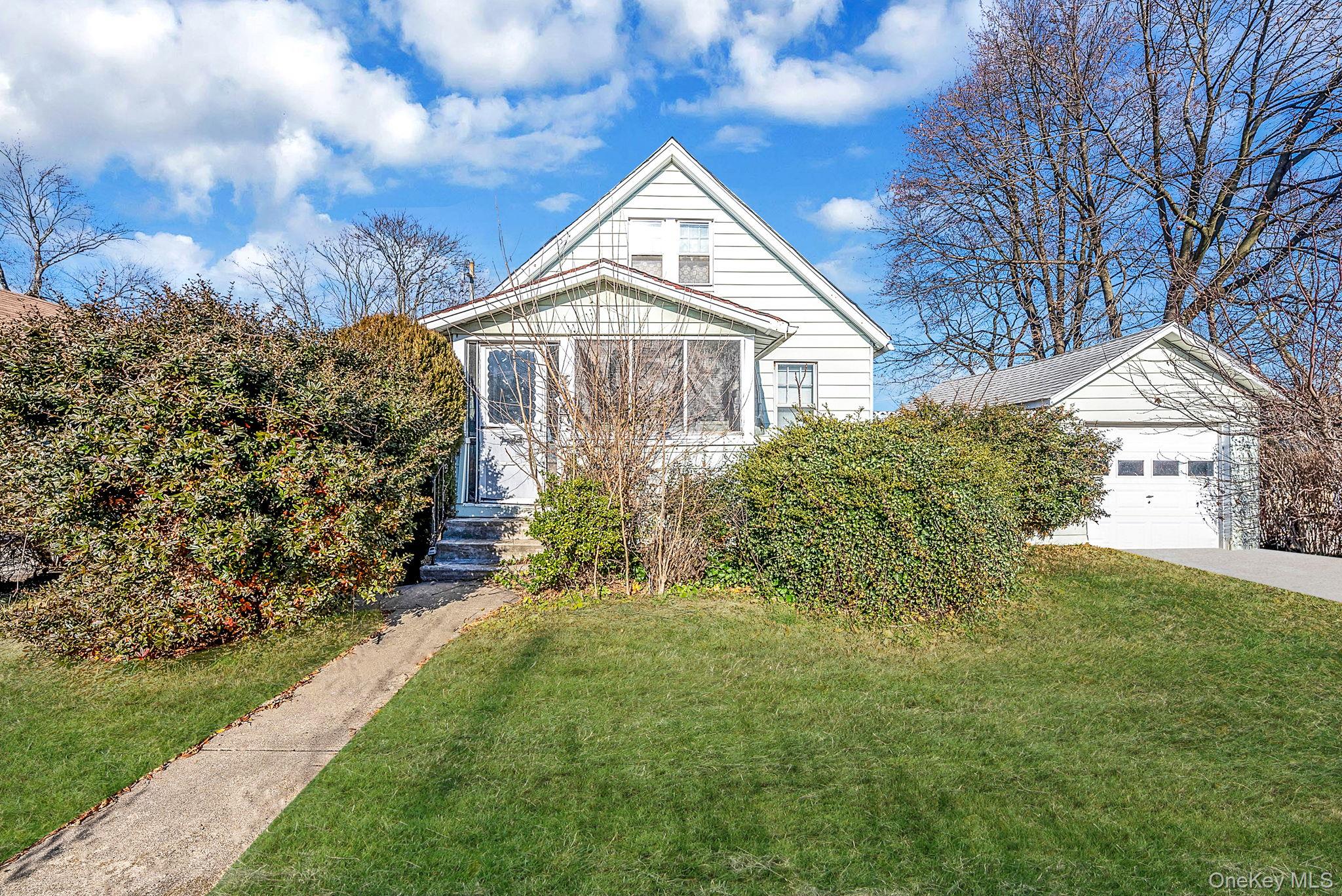 #7 photo, 633 Hill Street, Uniondale , NY 11553