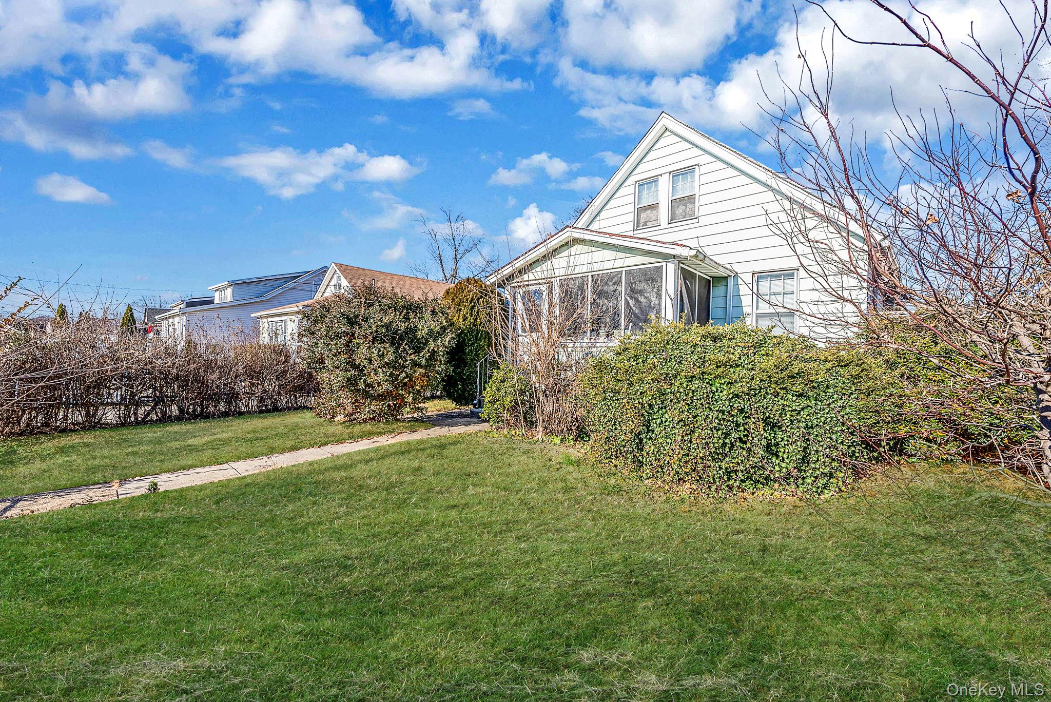 #8 photo, 633 Hill Street, Uniondale , NY 11553