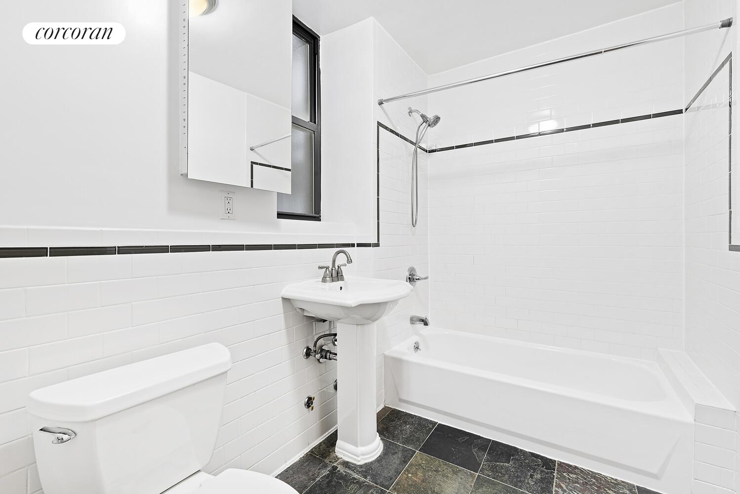 #8 photo, 250 MANHATTAN Avenue, מנהטן South Harlem , NY 10026