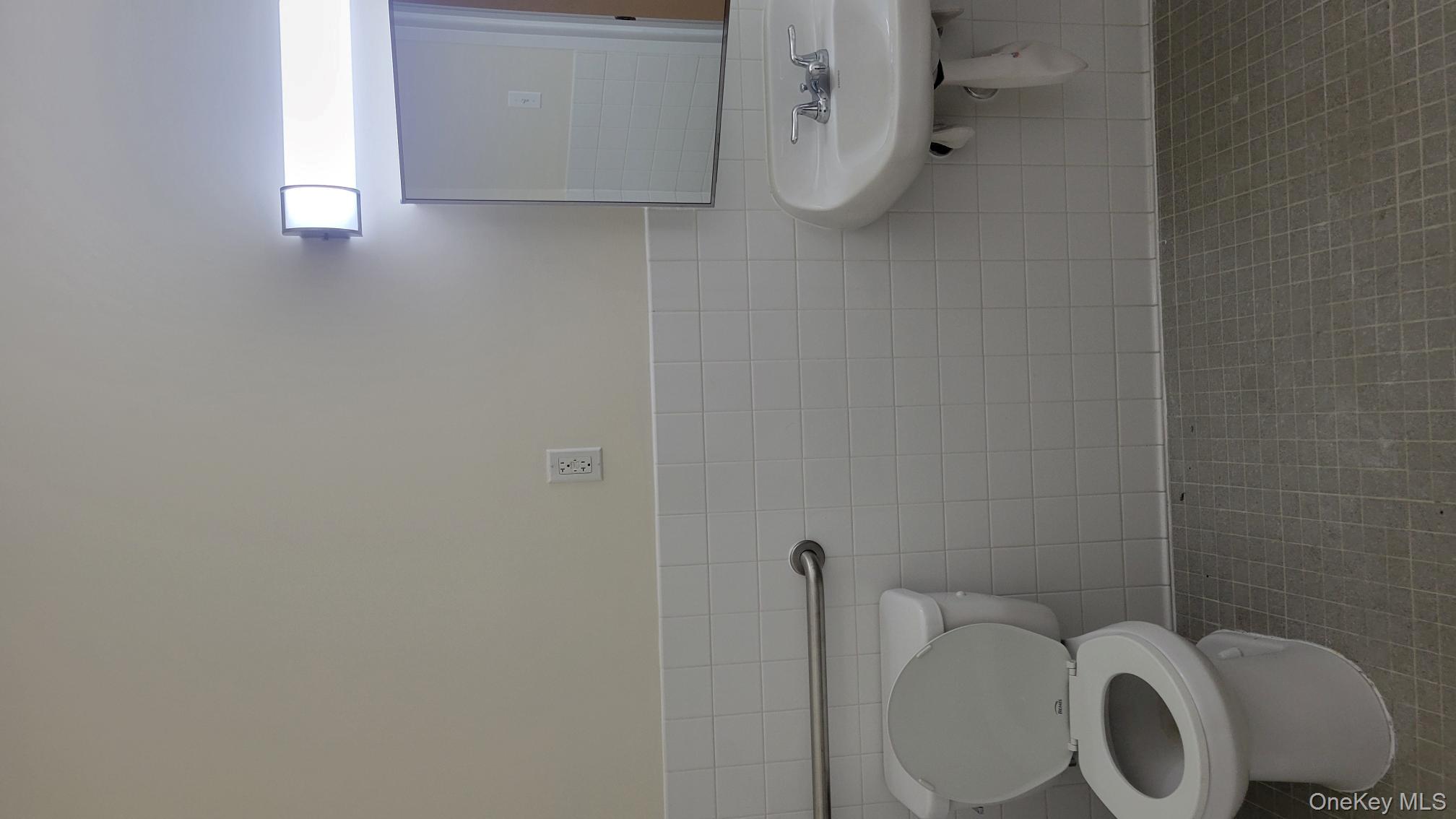 #10 photo, 62-66 W Tremont Avenue, ব্রঙ্কস Bronx , NY 10453