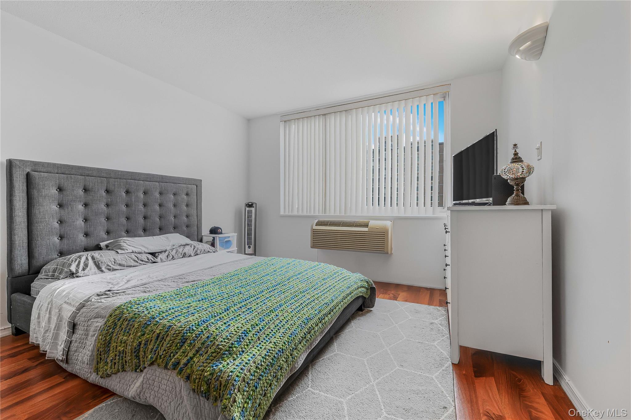 #8 photo, 118-17 Union, Forest Hills , NY 11375