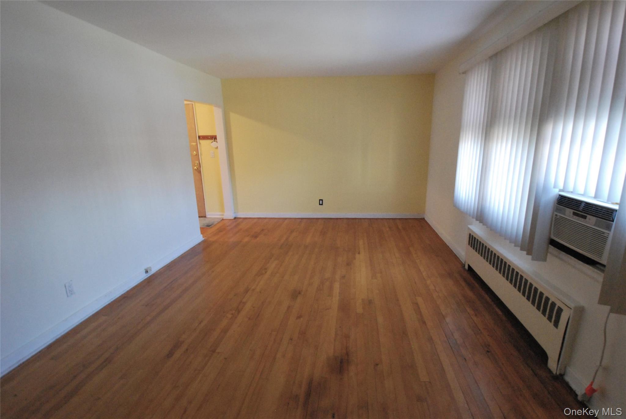 #4 photo, 16 Wainwright Avenue, 纽约州 Yonkers , NY 10710