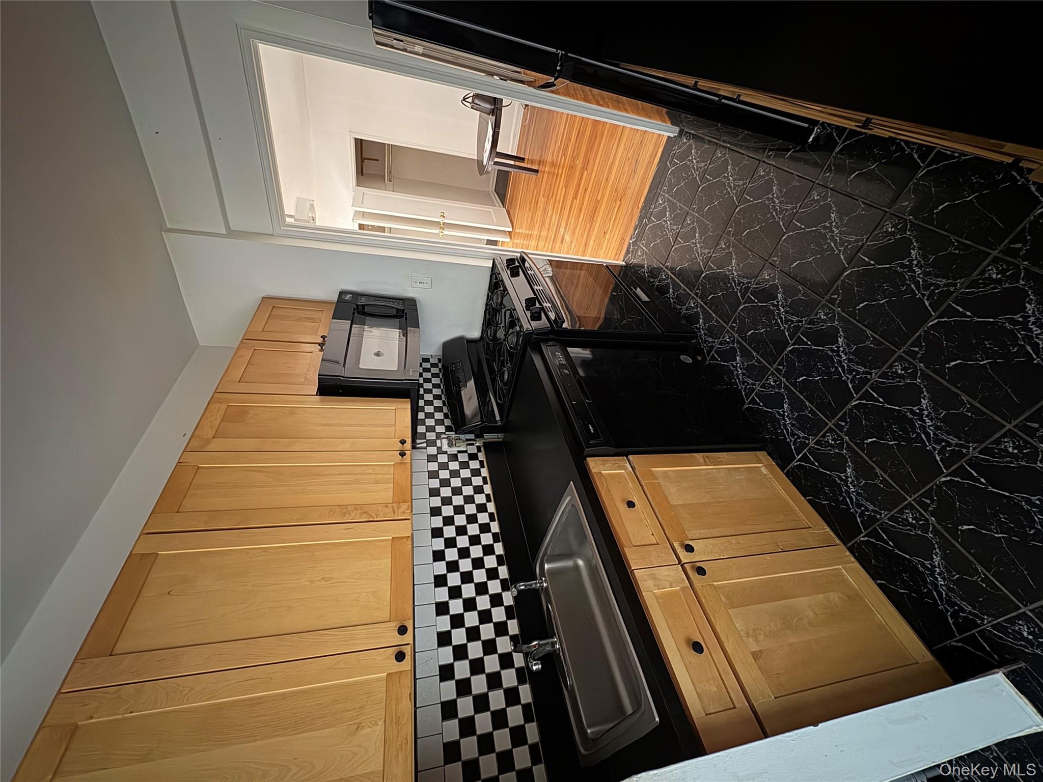 #4 photo, 2090 Barnes Avenue, ব্রঙ্কস Bronx , NY 10462