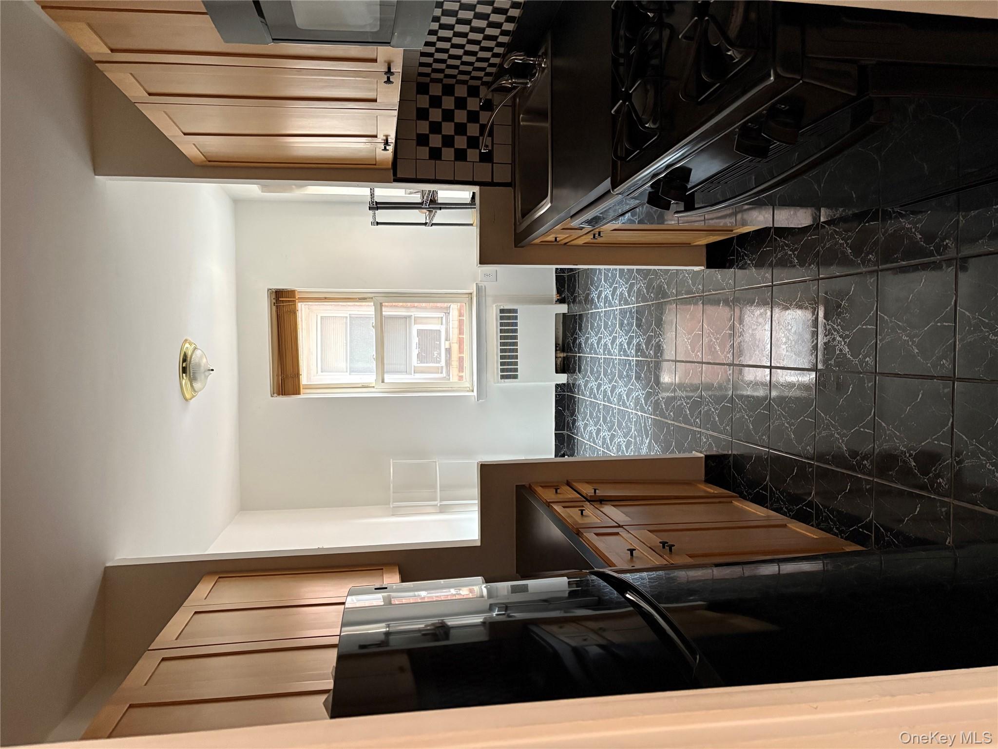 #5 photo, 2090 Barnes Avenue, ব্রঙ্কস Bronx , NY 10462