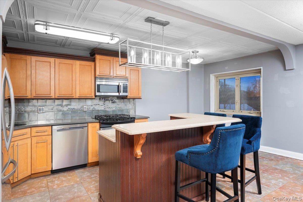 #11 photo, 480 Halstead Avenue, Harrison , NY 10528