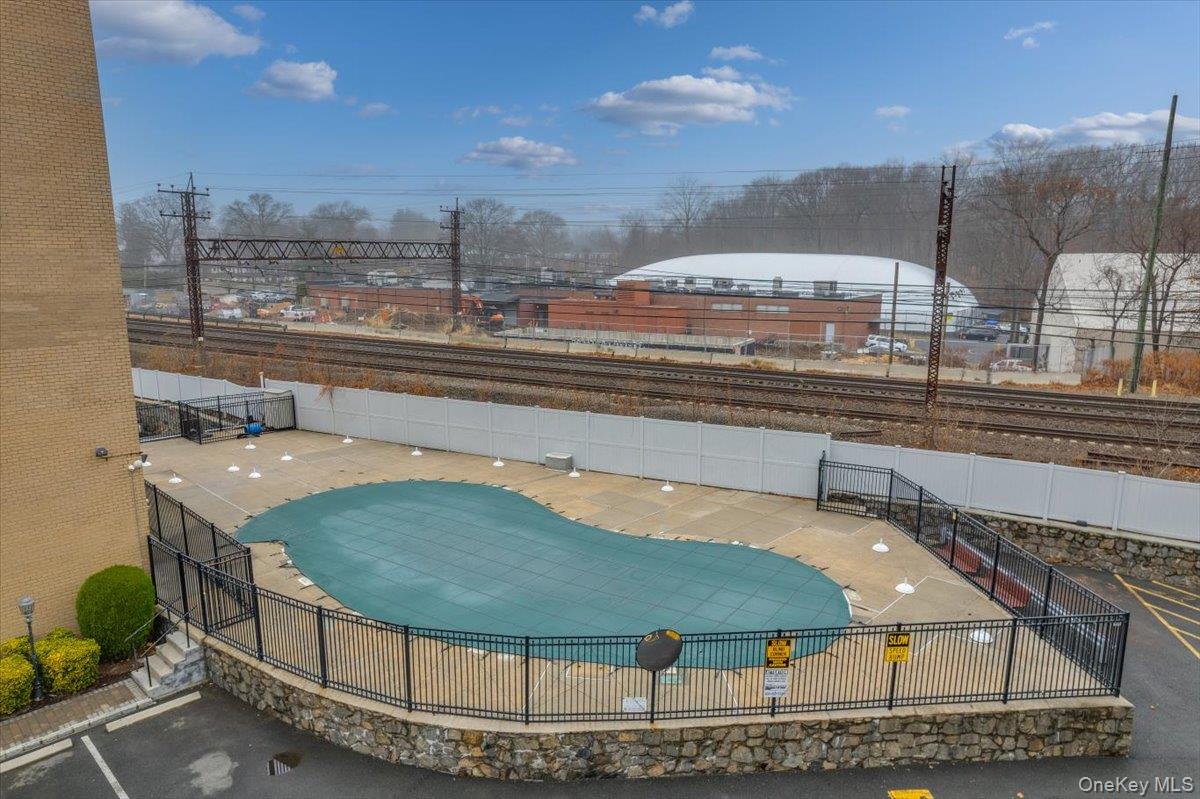 #4 photo, 480 Halstead Avenue, Harrison , NY 10528