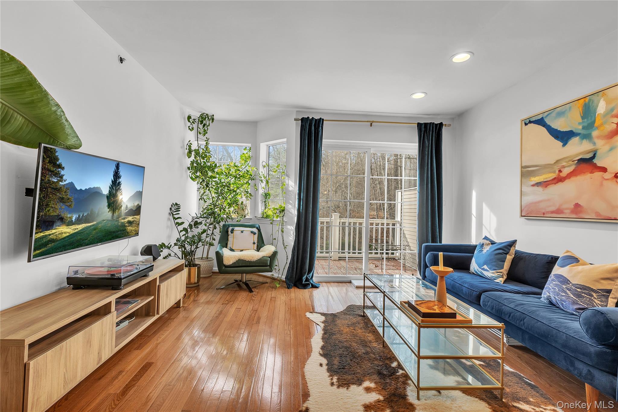 #12 photo, 302 Park Ridge Lane, White Plains , NY 10603