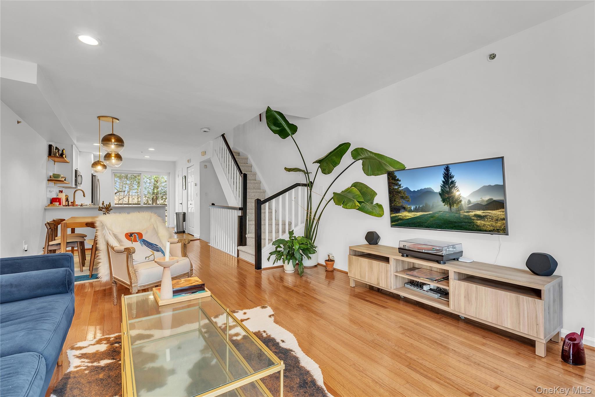 #13 photo, 302 Park Ridge Lane, White Plains , NY 10603