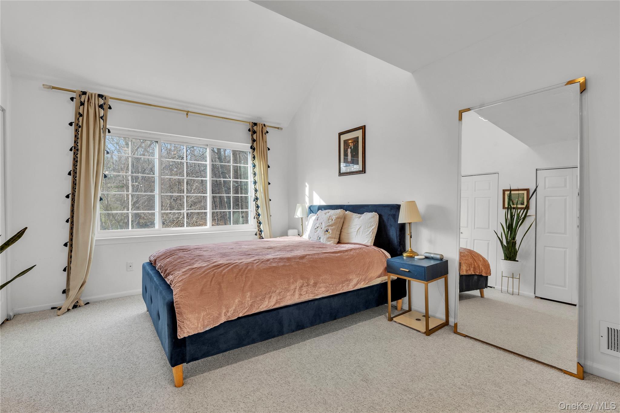 #17 photo, 302 Park Ridge Lane, White Plains , NY 10603