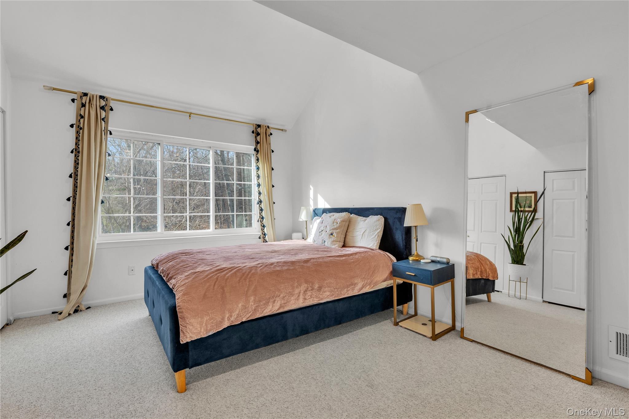 #19 photo, 302 Park Ridge Lane, White Plains , NY 10603