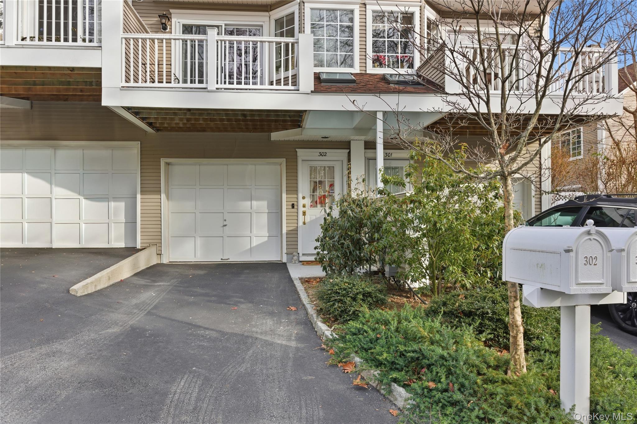 #3 photo, 302 Park Ridge Lane, White Plains , NY 10603