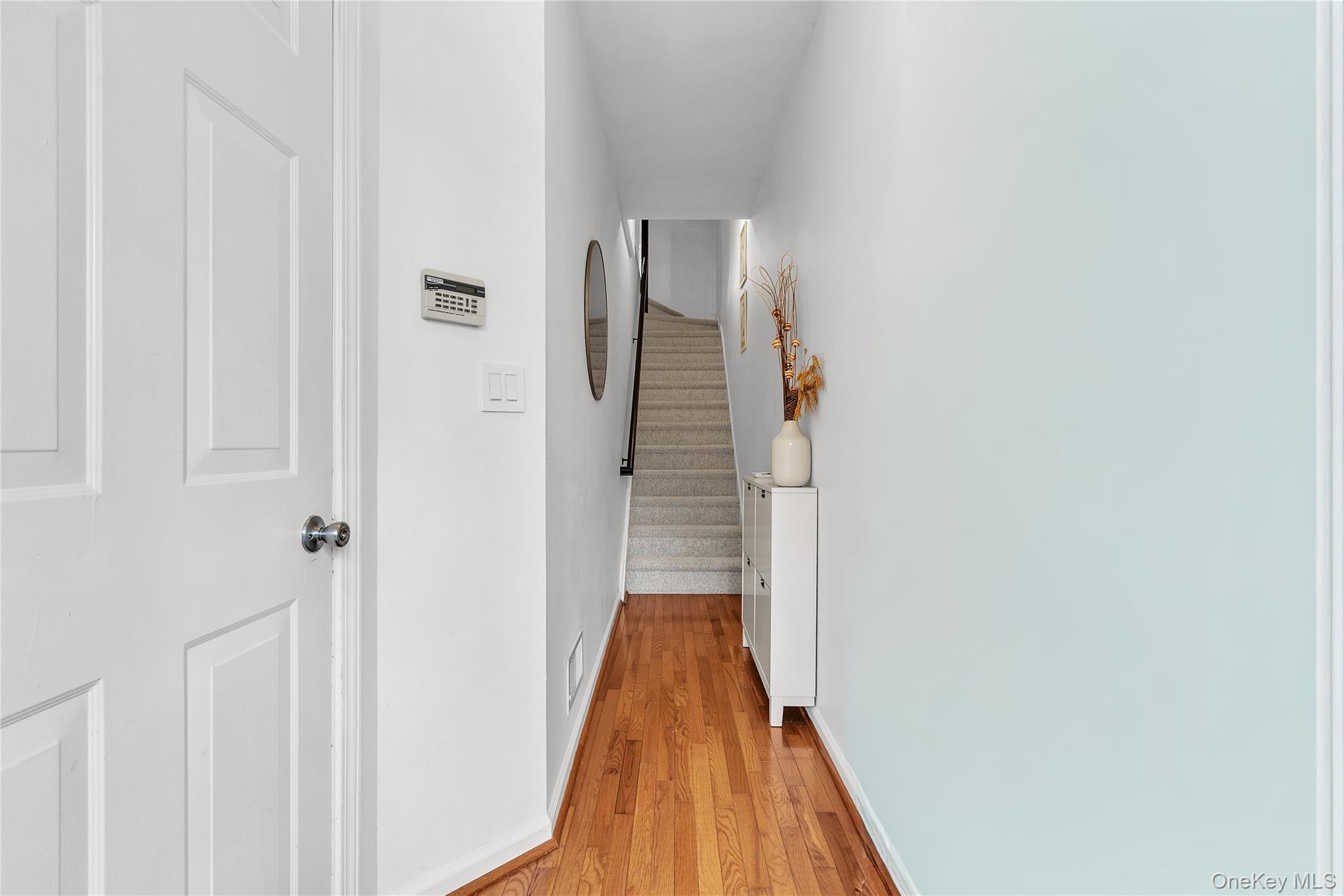 #4 photo, 302 Park Ridge Lane, White Plains , NY 10603