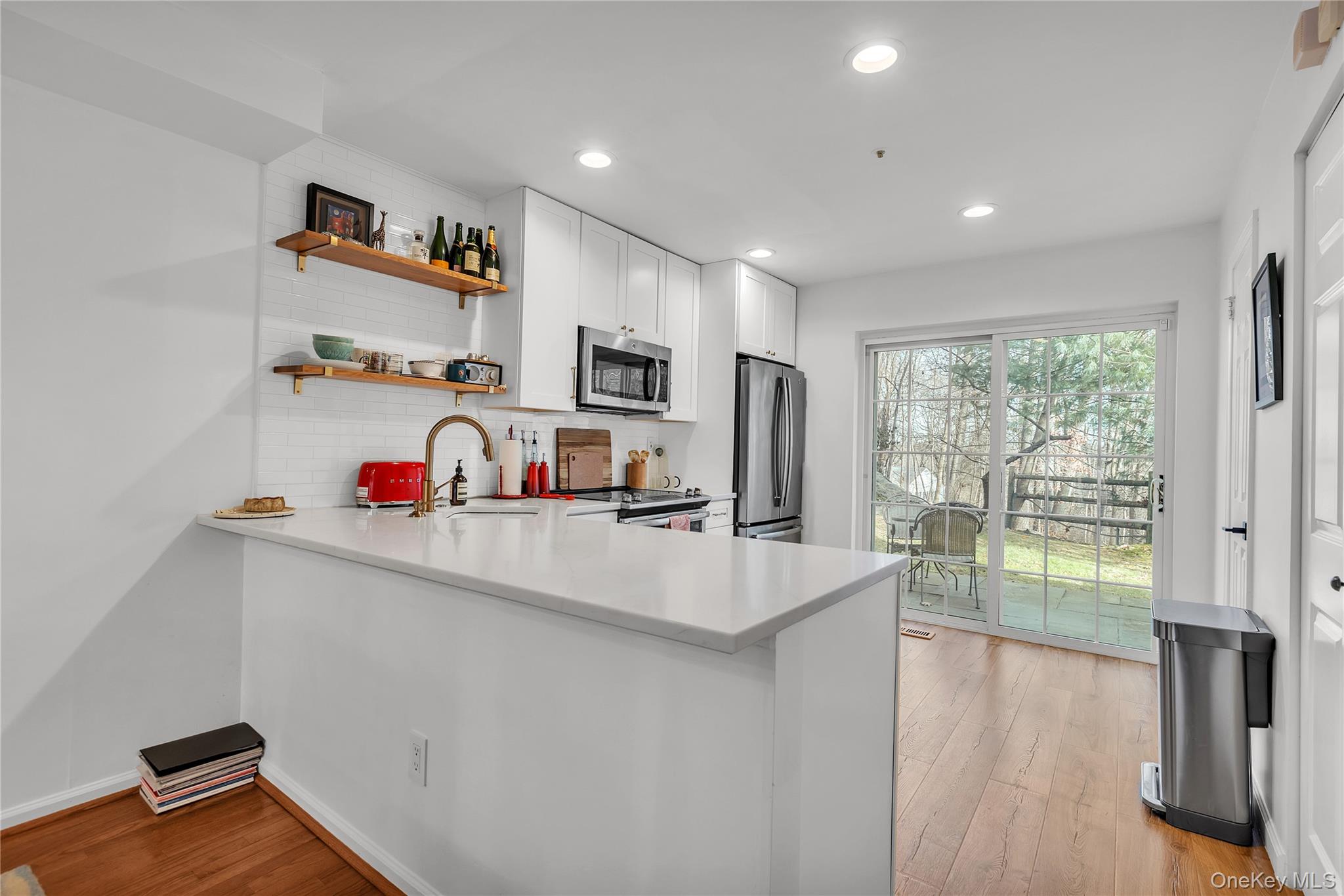 #5 photo, 302 Park Ridge Lane, White Plains , NY 10603