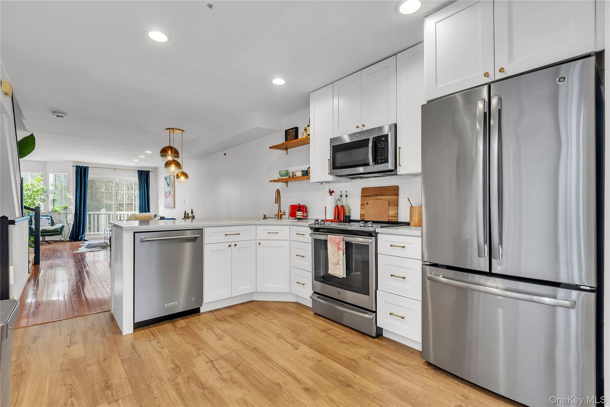 #7 photo, 302 Park Ridge Lane, White Plains , NY 10603