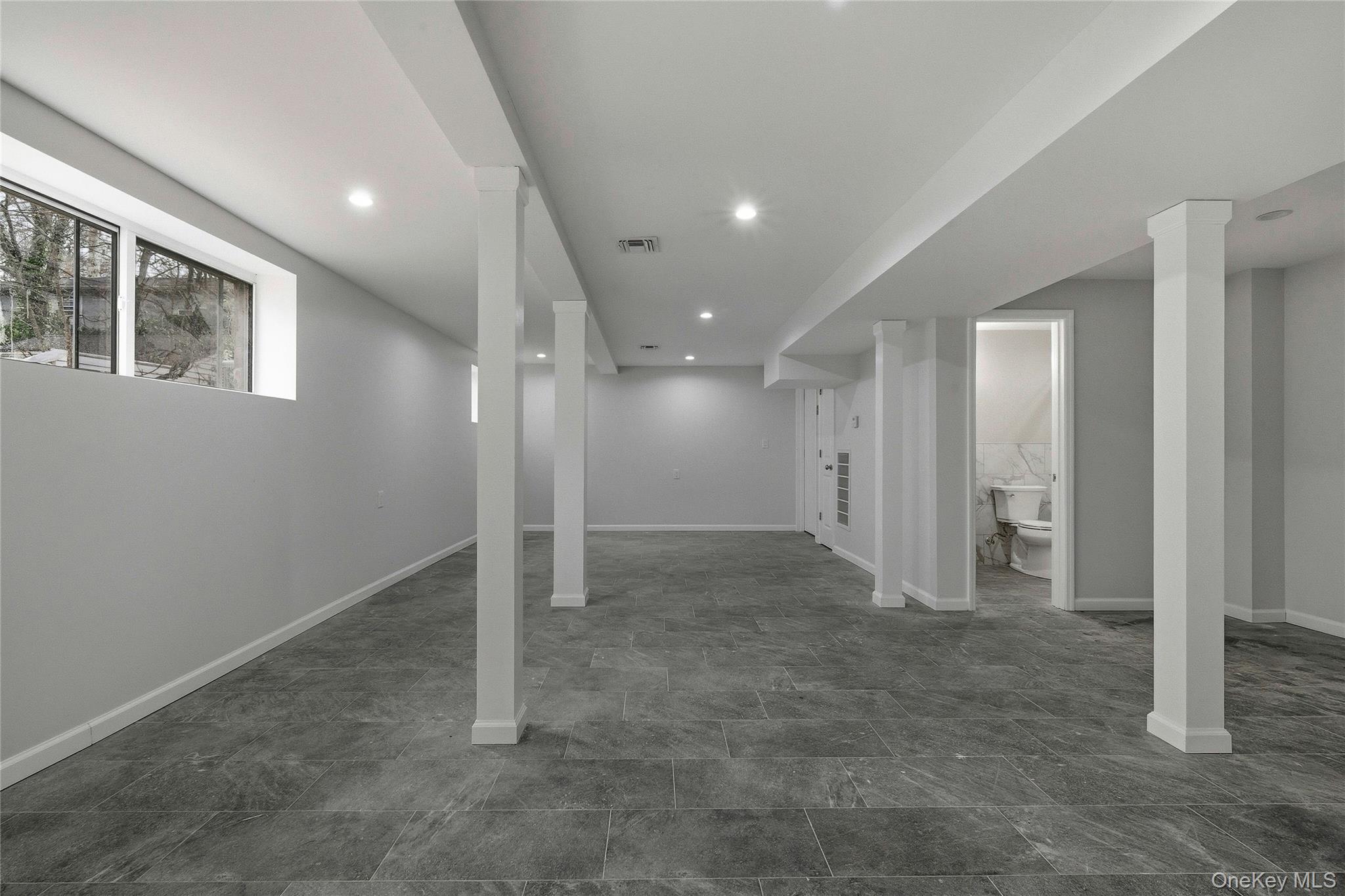 #19 photo, 17 Tatterson Street, Roslyn , NY 11576