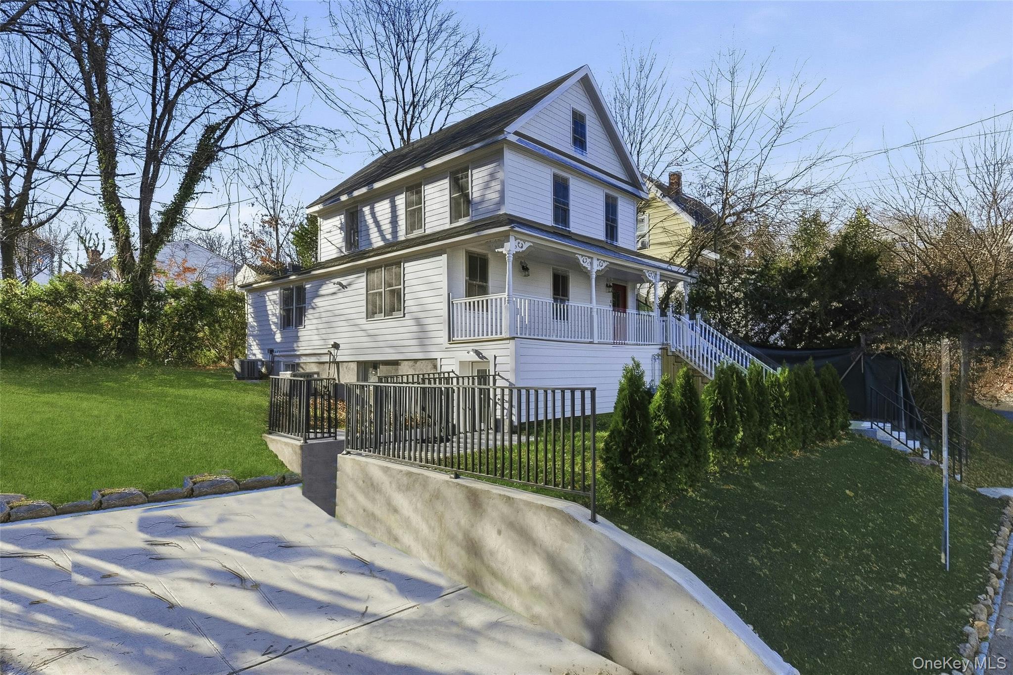 #2 photo, 17 Tatterson Street, Roslyn , NY 11576