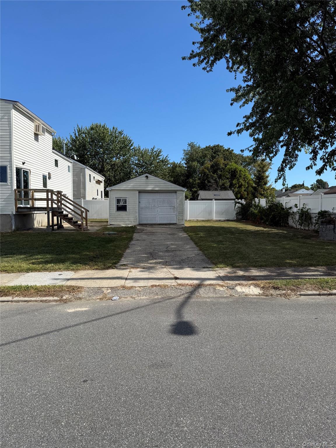 #4 photo, 49 Noble Street, North Babylon , NY 11703