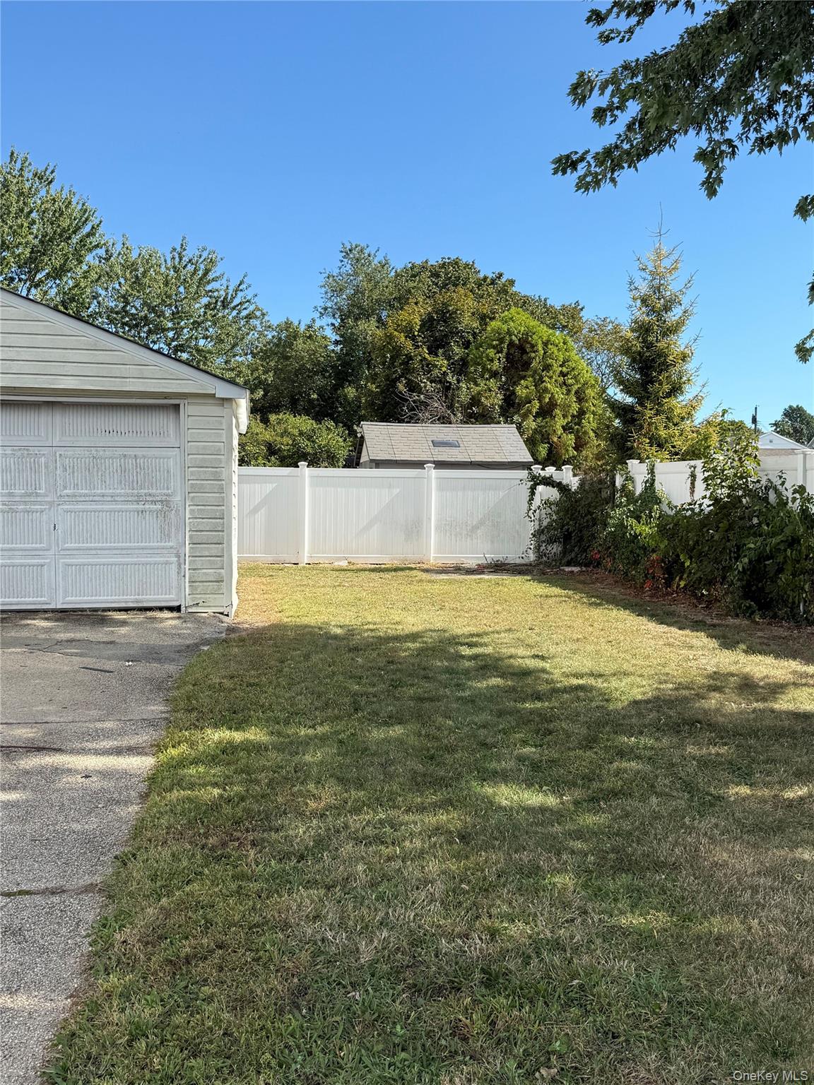 #5 photo, 49 Noble Street, North Babylon , NY 11703