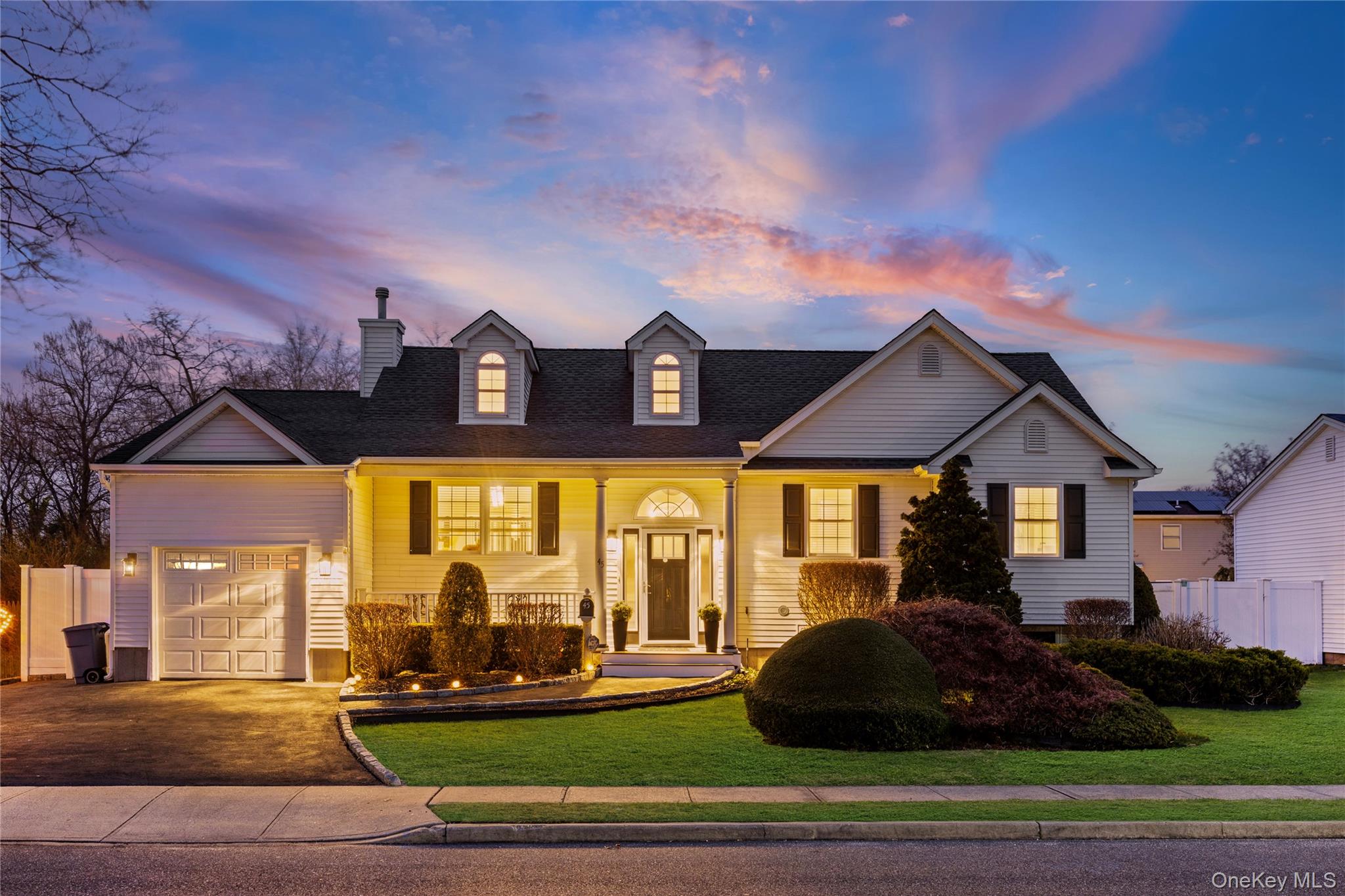 #1 photo, 45 Jackson Street, מחוז סאפוק East Islip , NY 11730