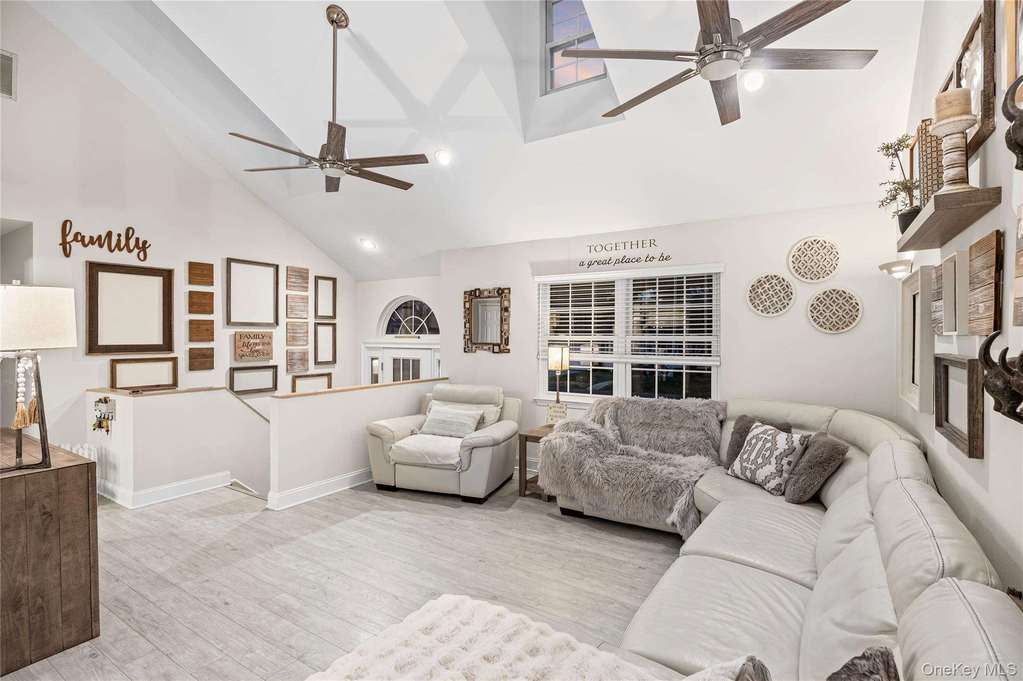 #12 photo, 45 Jackson Street, מחוז סאפוק East Islip , NY 11730