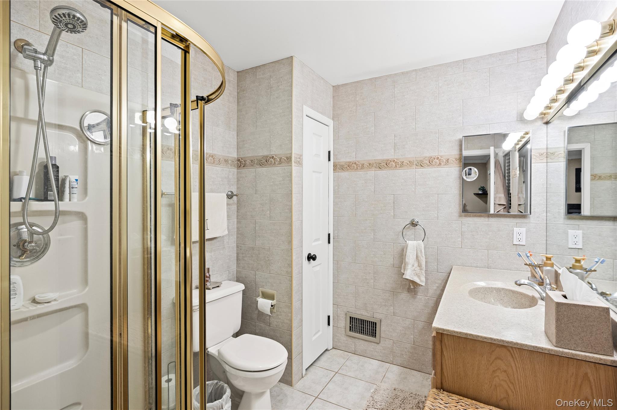 #16 photo, 45 Jackson Street, מחוז סאפוק East Islip , NY 11730