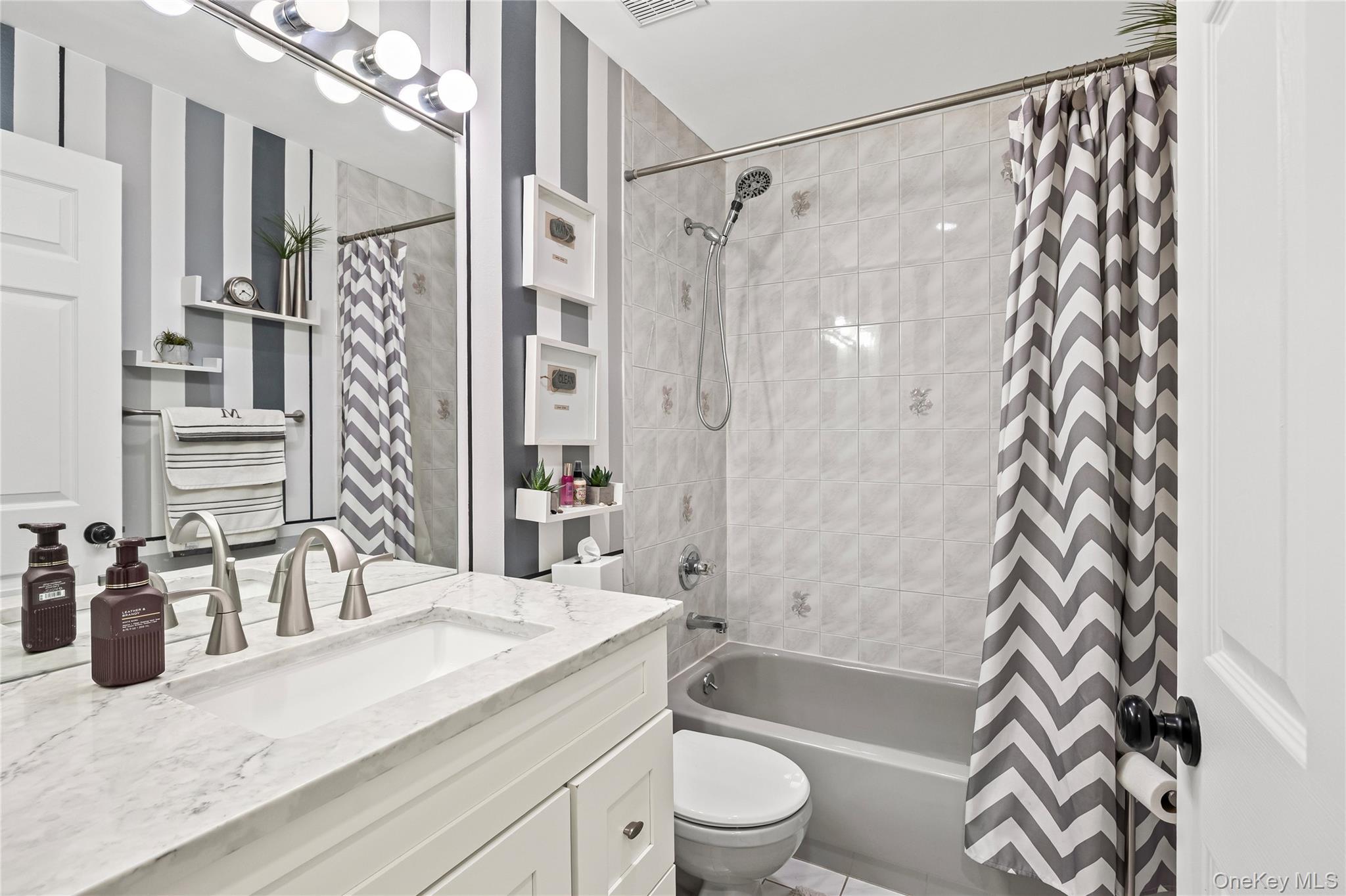 #18 photo, 45 Jackson Street, מחוז סאפוק East Islip , NY 11730