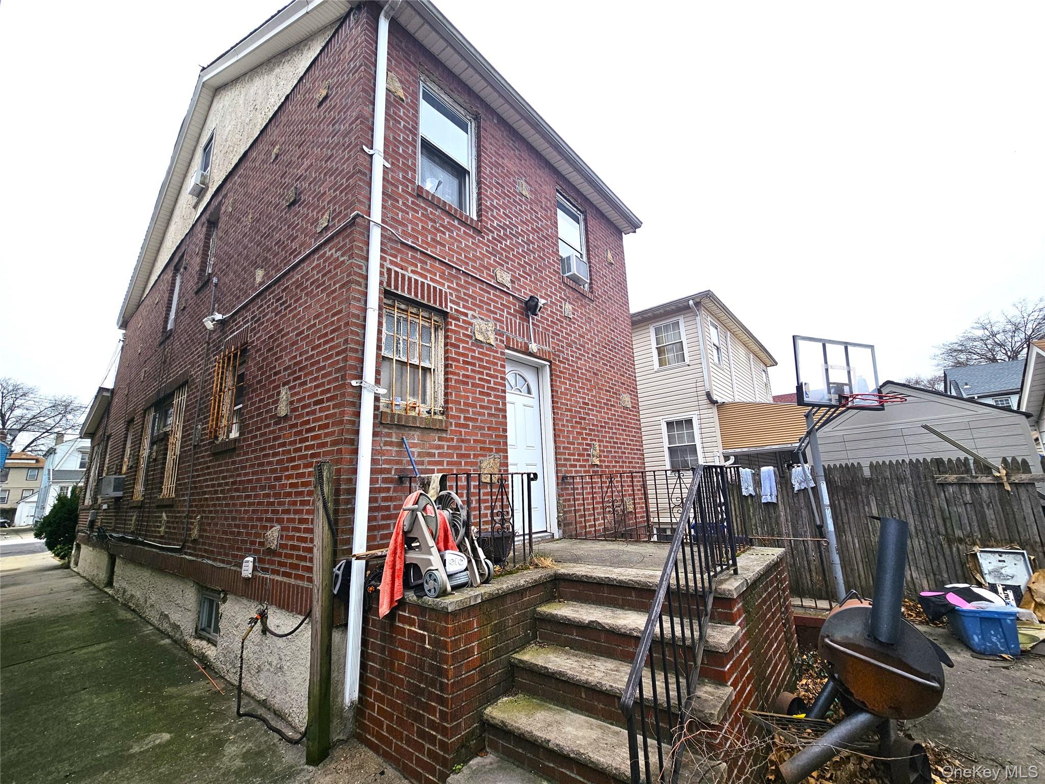 #5 photo, 100-15 202nd Street, Hollis , NY 11423