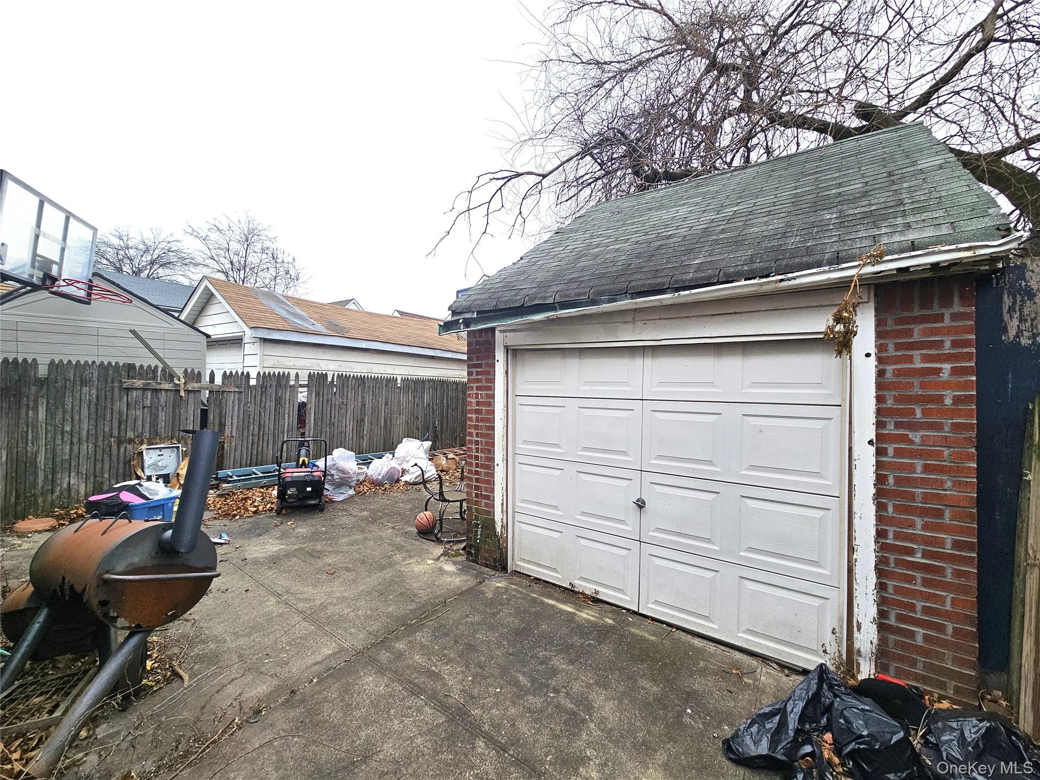 #6 photo, 100-15 202nd Street, Hollis , NY 11423