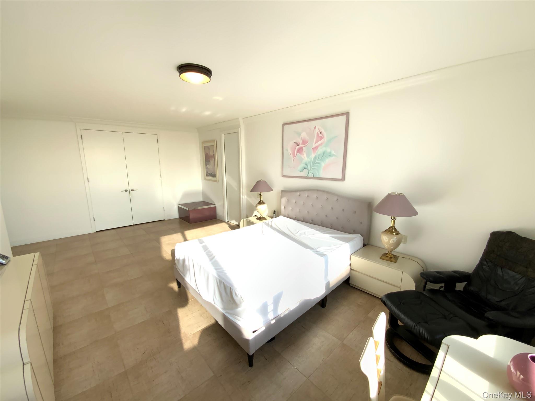 #18 photo, 27010 Grand Central Parkway, Floral Park , NY 11005