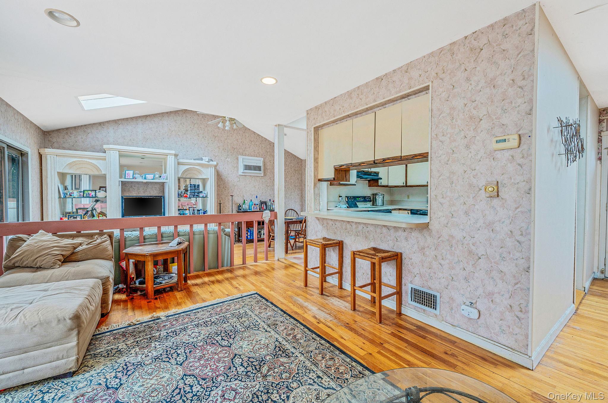 #10 photo, 194 Central Park Road, নাসাউ কাউন্টি Plainview , NY 11803