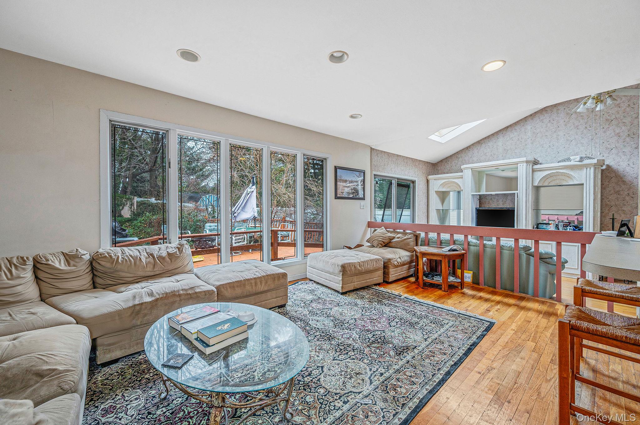 #9 photo, 194 Central Park Road, নাসাউ কাউন্টি Plainview , NY 11803