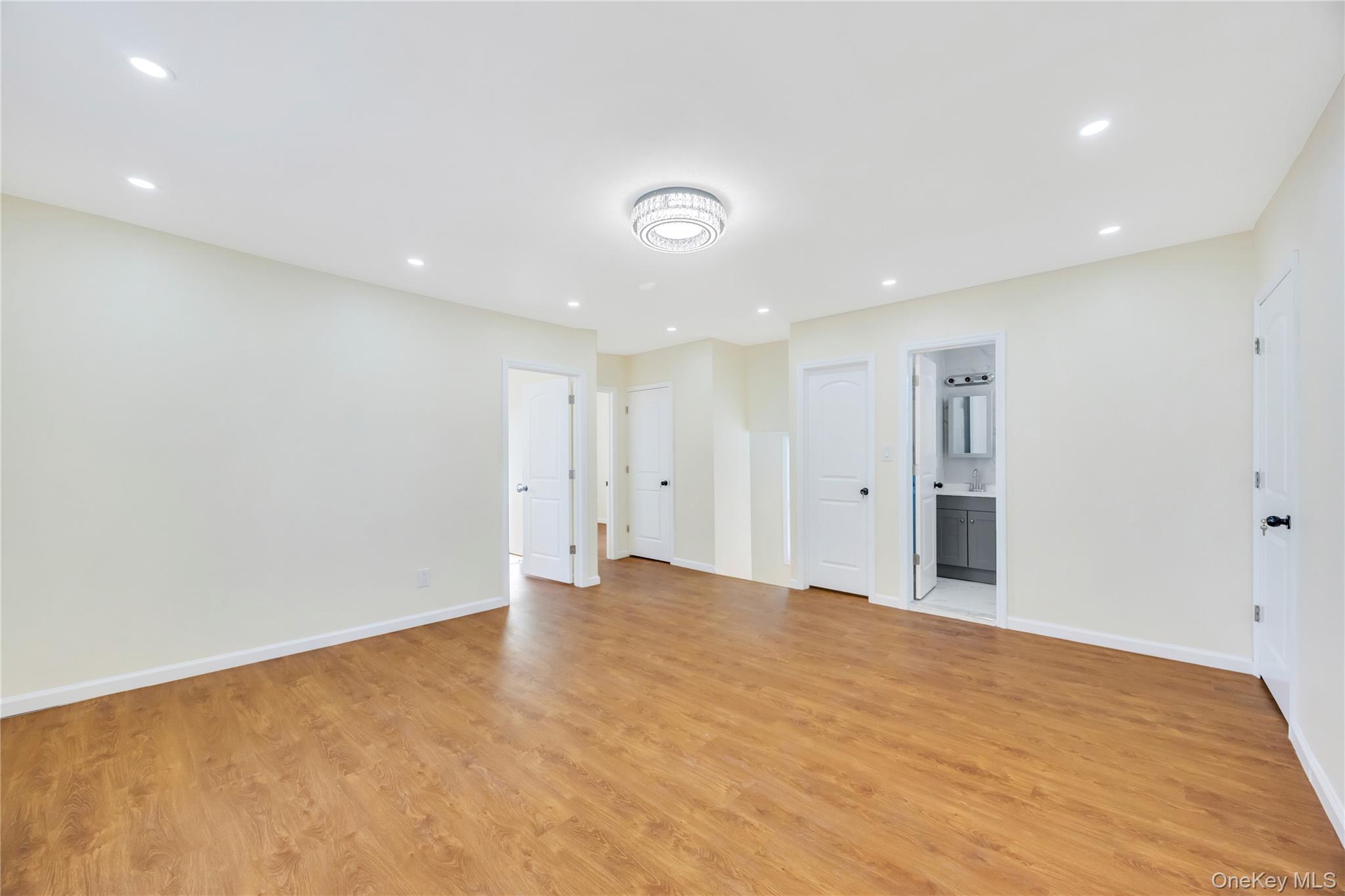 #6 photo, 100-35 204th Street, كوينز Hollis , NY 11423