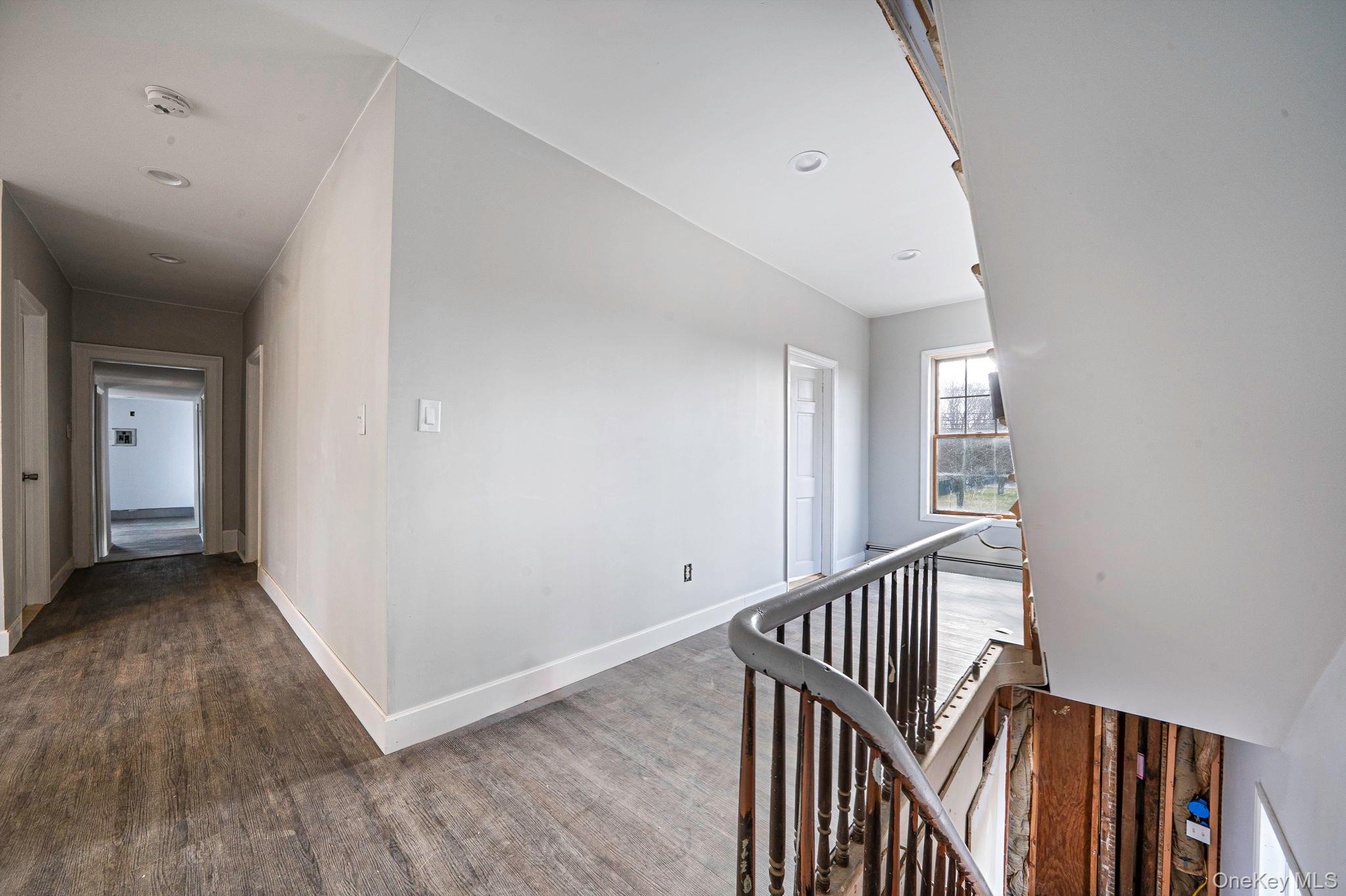 #11 photo, 605 Route 25A, 東長島 Rocky Point , NY 11778