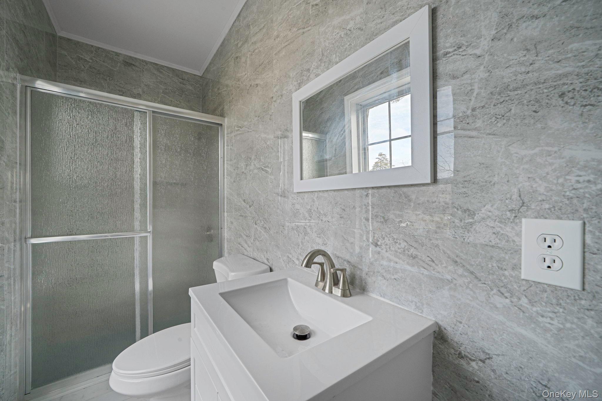 #13 photo, 605 Route 25A, 東長島 Rocky Point , NY 11778