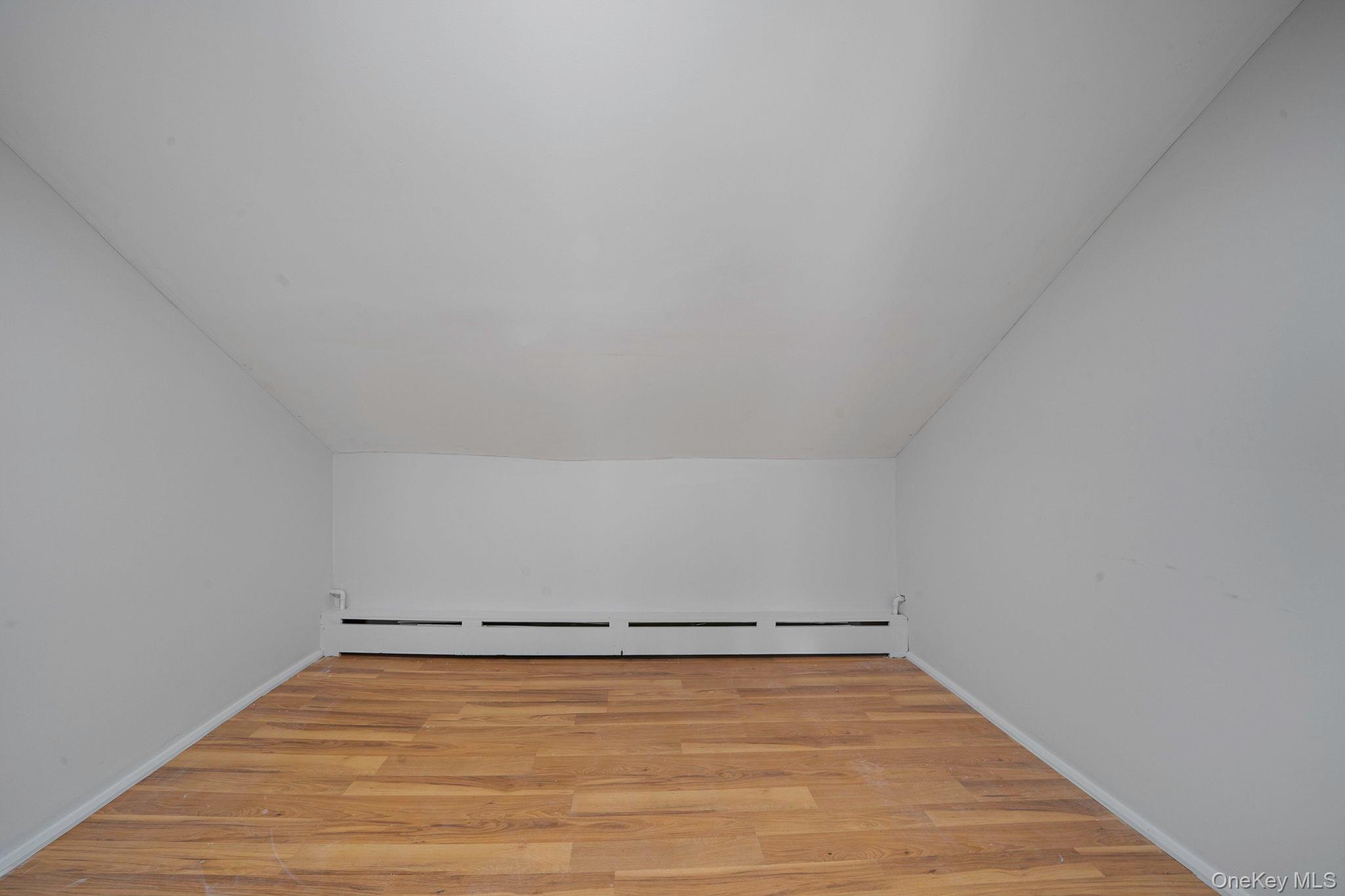 #18 photo, 605 Route 25A, 東長島 Rocky Point , NY 11778