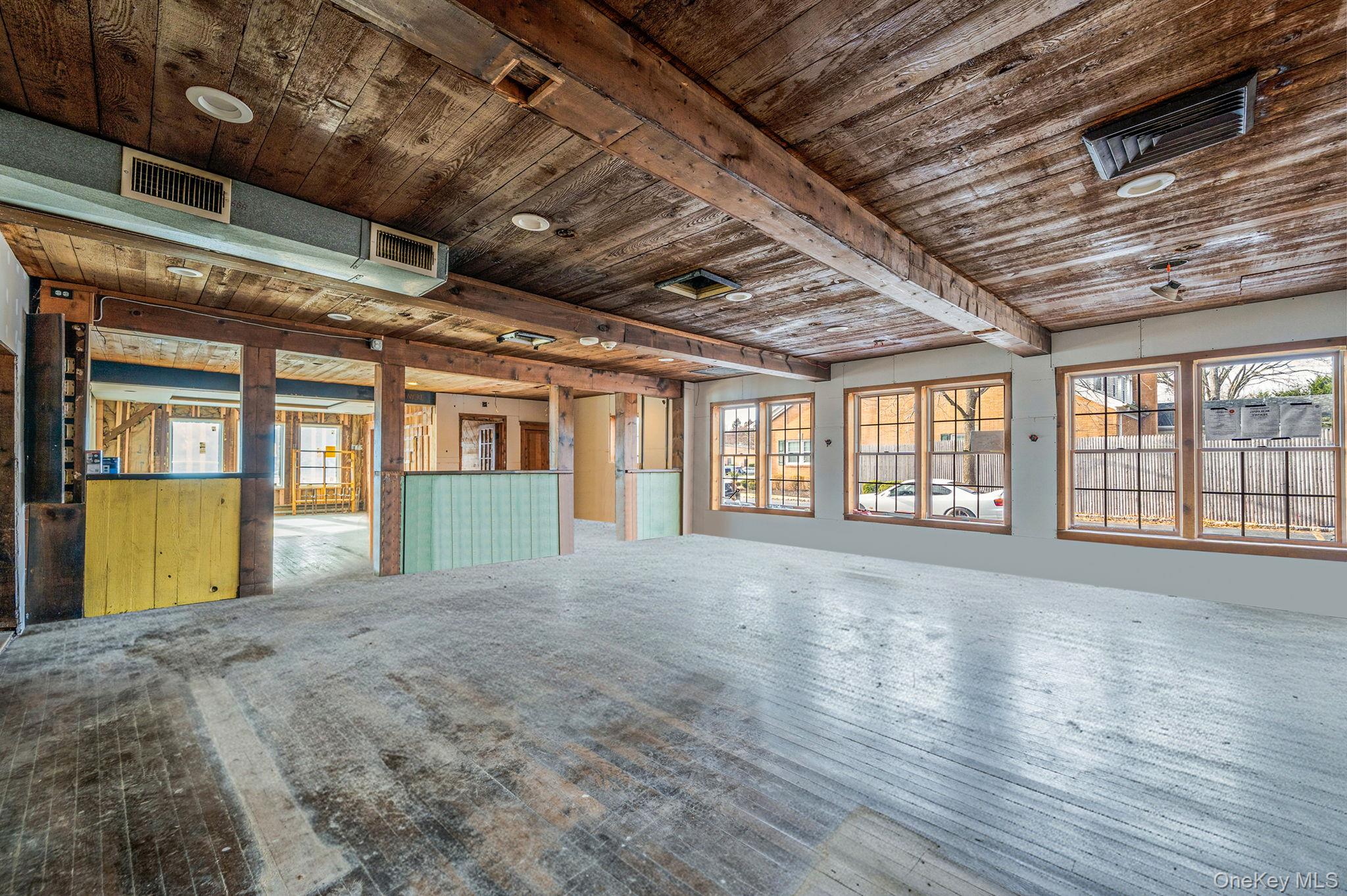 #5 photo, 605 Route 25A, 東長島 Rocky Point , NY 11778